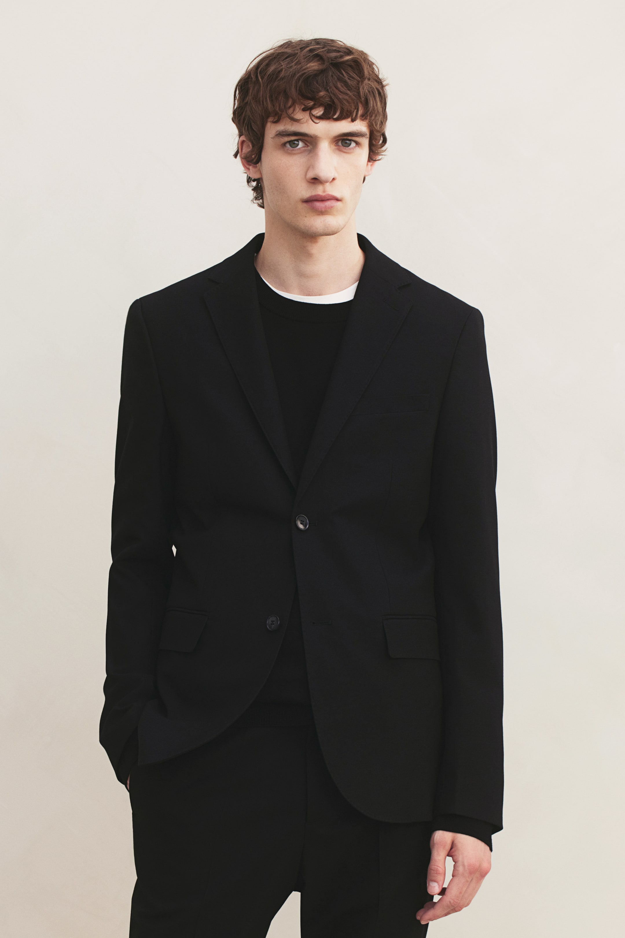 Приталенный пиджак H-M 18990₽