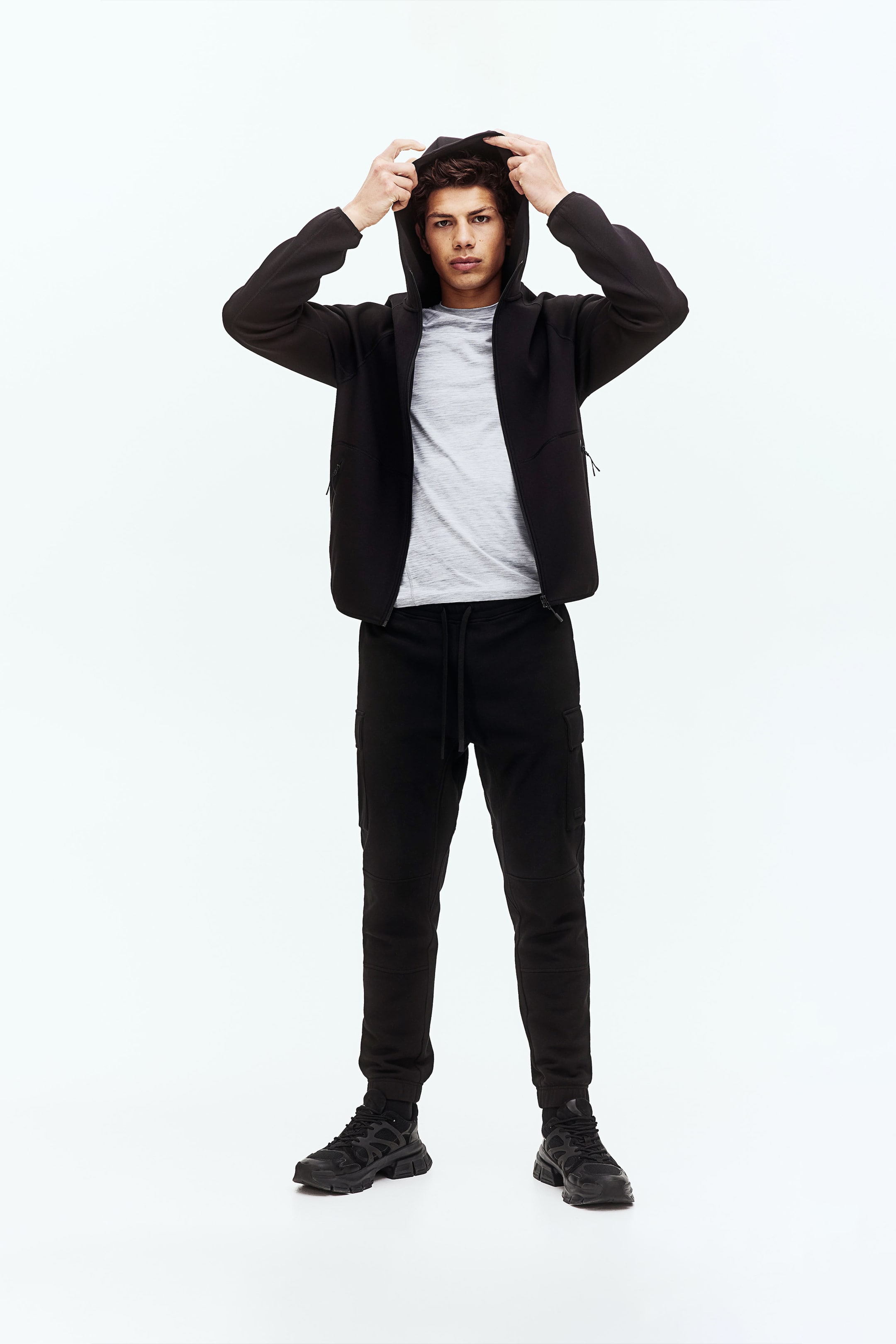 Хлопковые джоггеры-карго от H-M Regular Fit в Драймове 8590₽