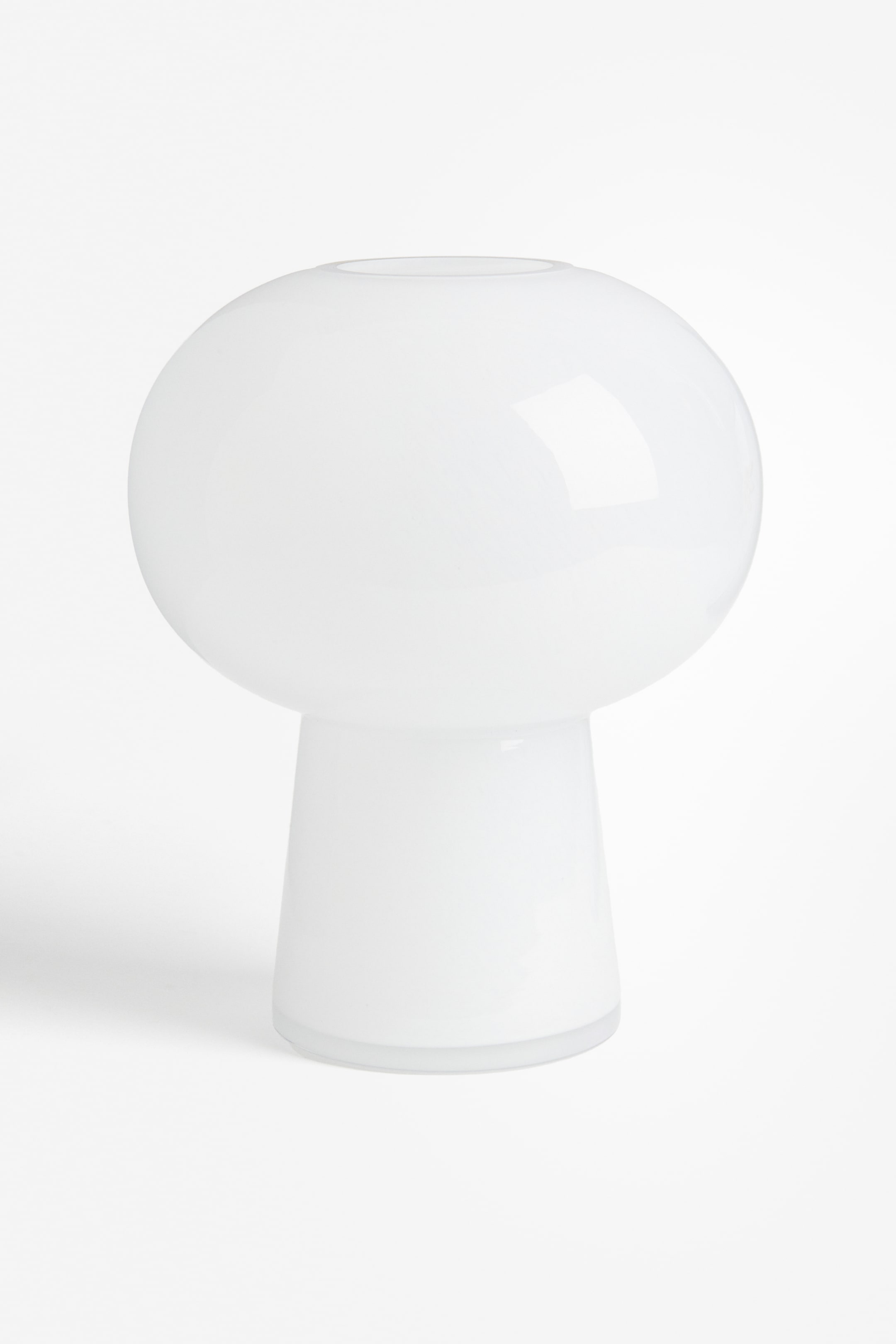 Блестящая стеклянная ваза H-M 4790₽