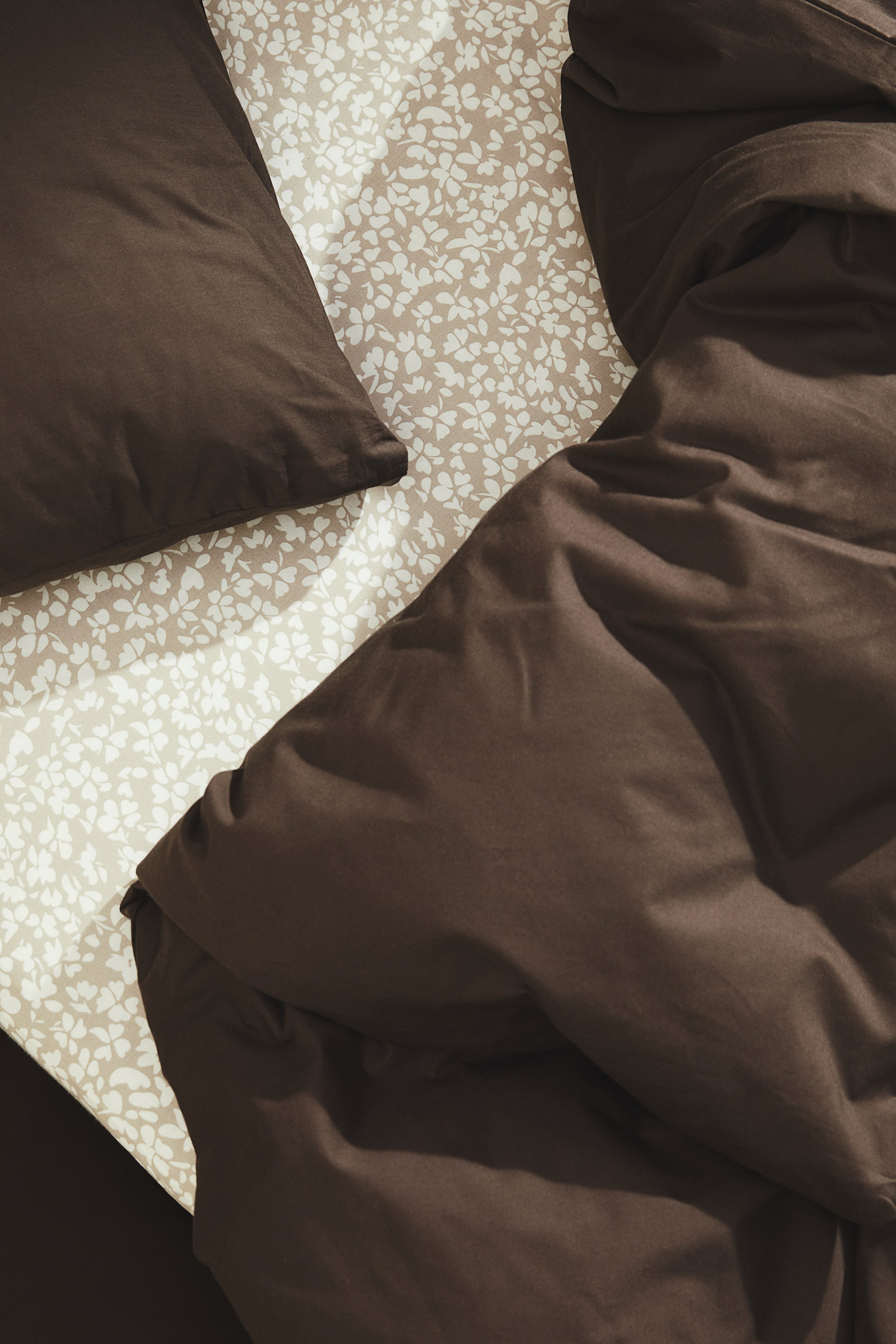 Простыня из хлопка H-M KingQueen в обтяжку 5690₽