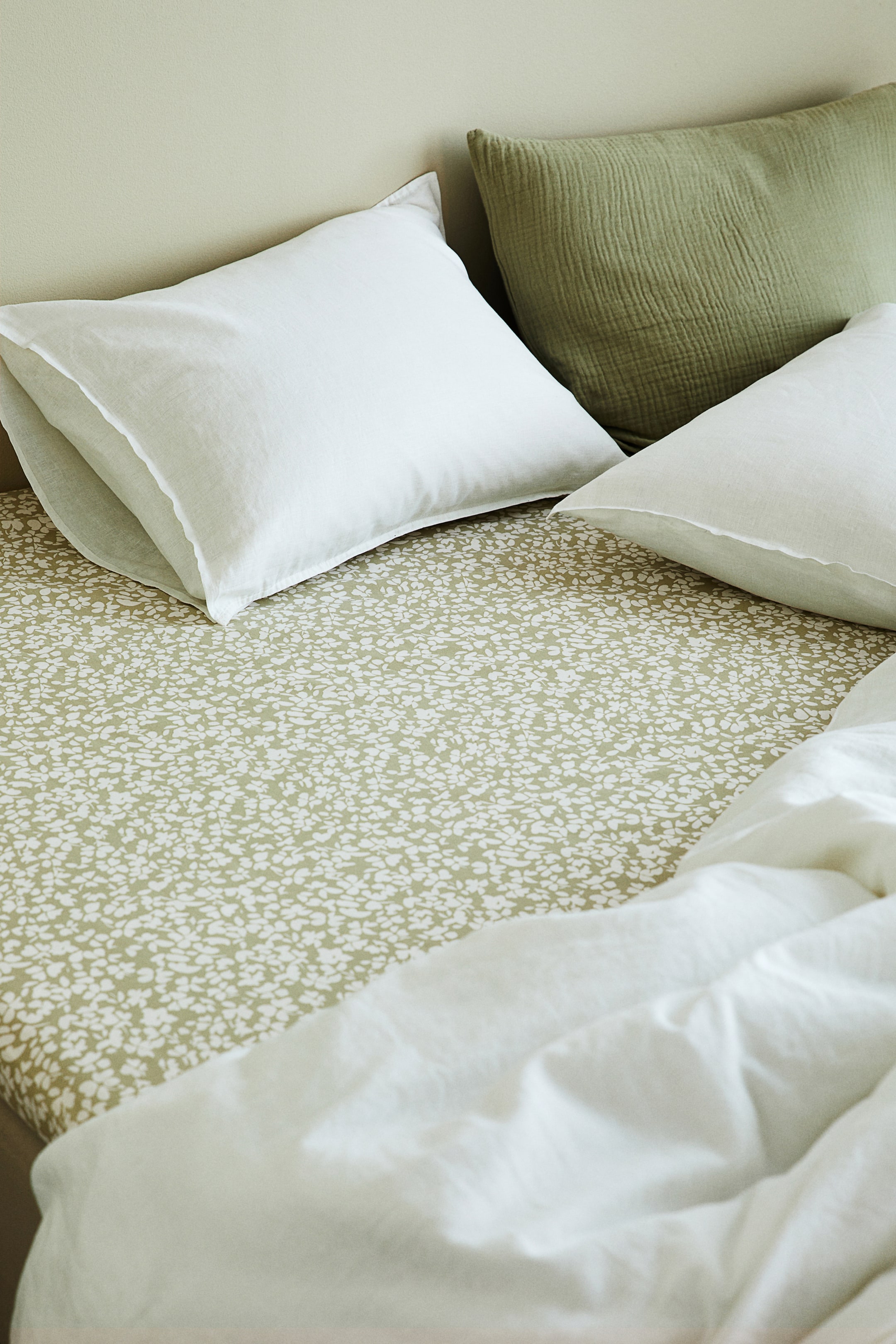 Простыня из хлопка H-M Queen в обтяжку 6690₽