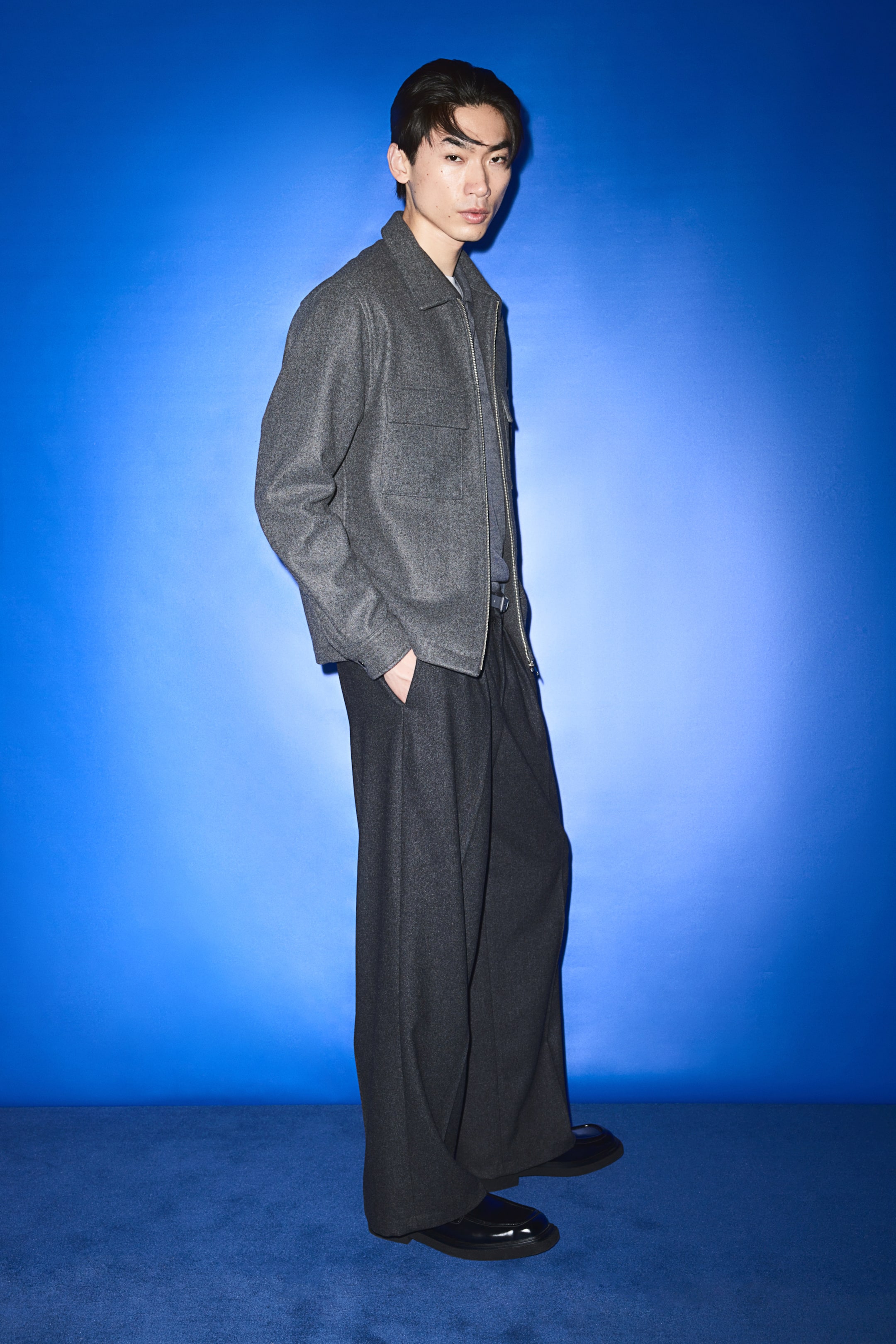 Верхняя рубашка H-M обычного кроя на молнии 7290₽