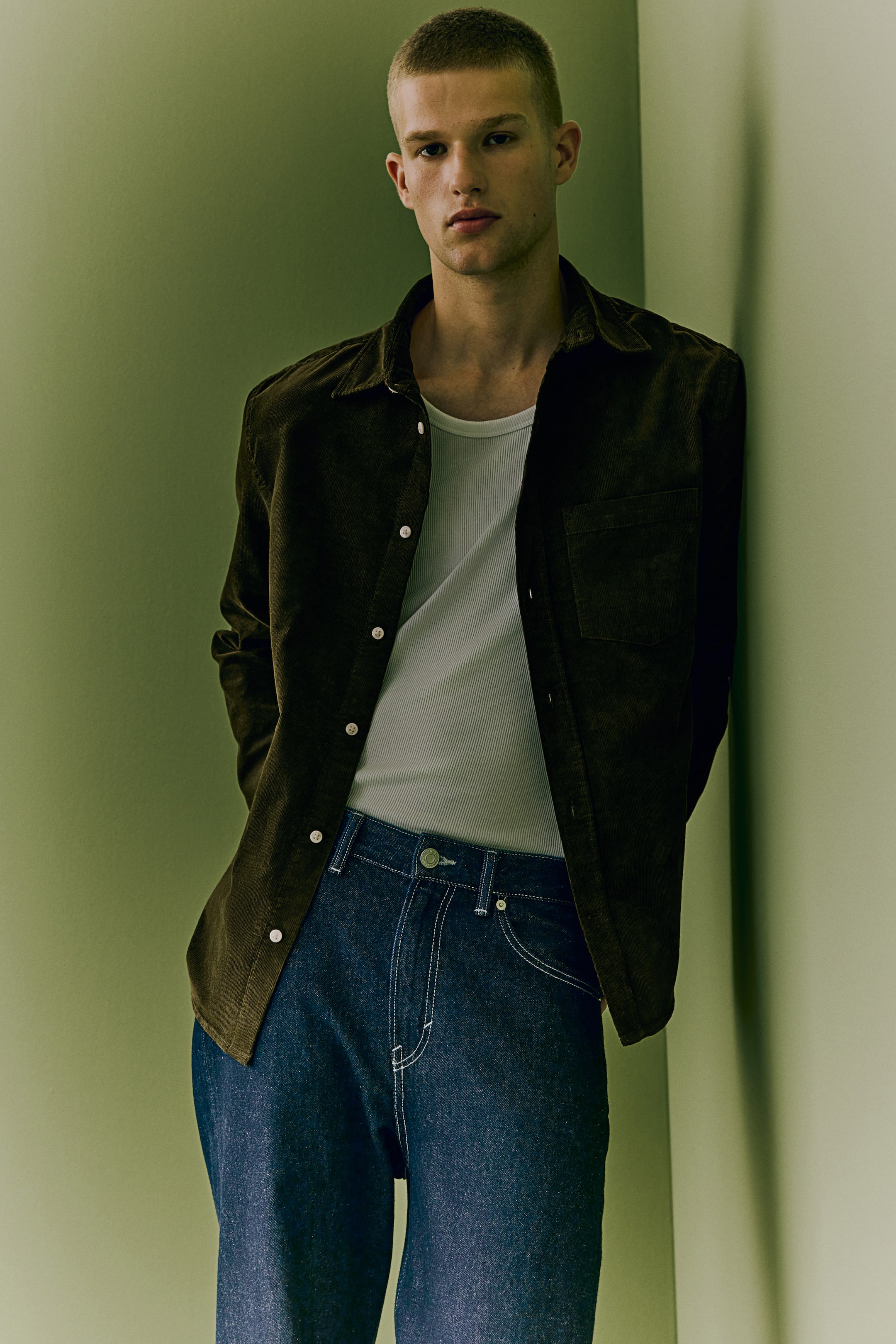 Вельветовая рубашка обычного покроя от H-M 5690₽