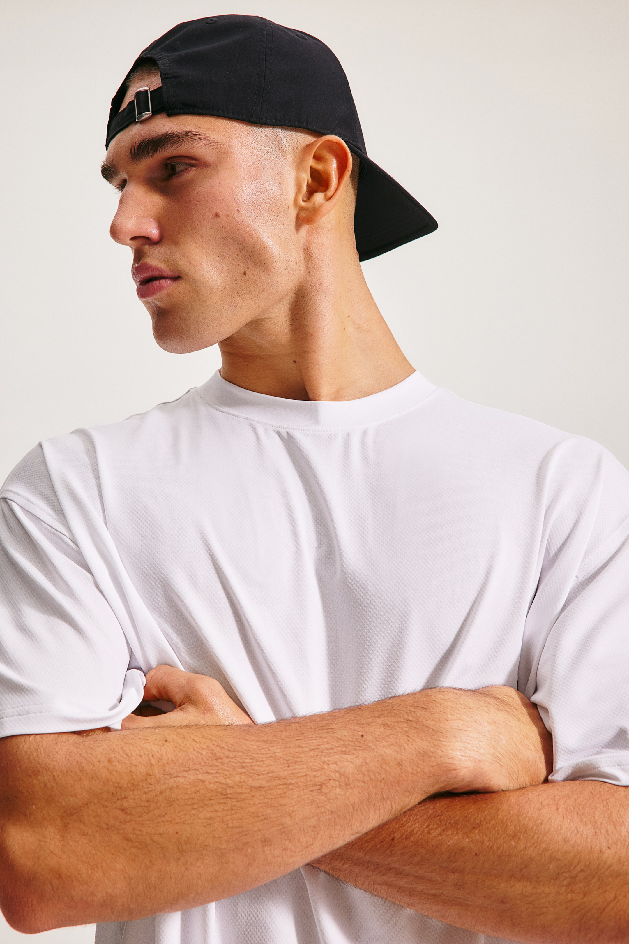 Спортивная рубашка свободного кроя от H-M в DryMove 3790₽