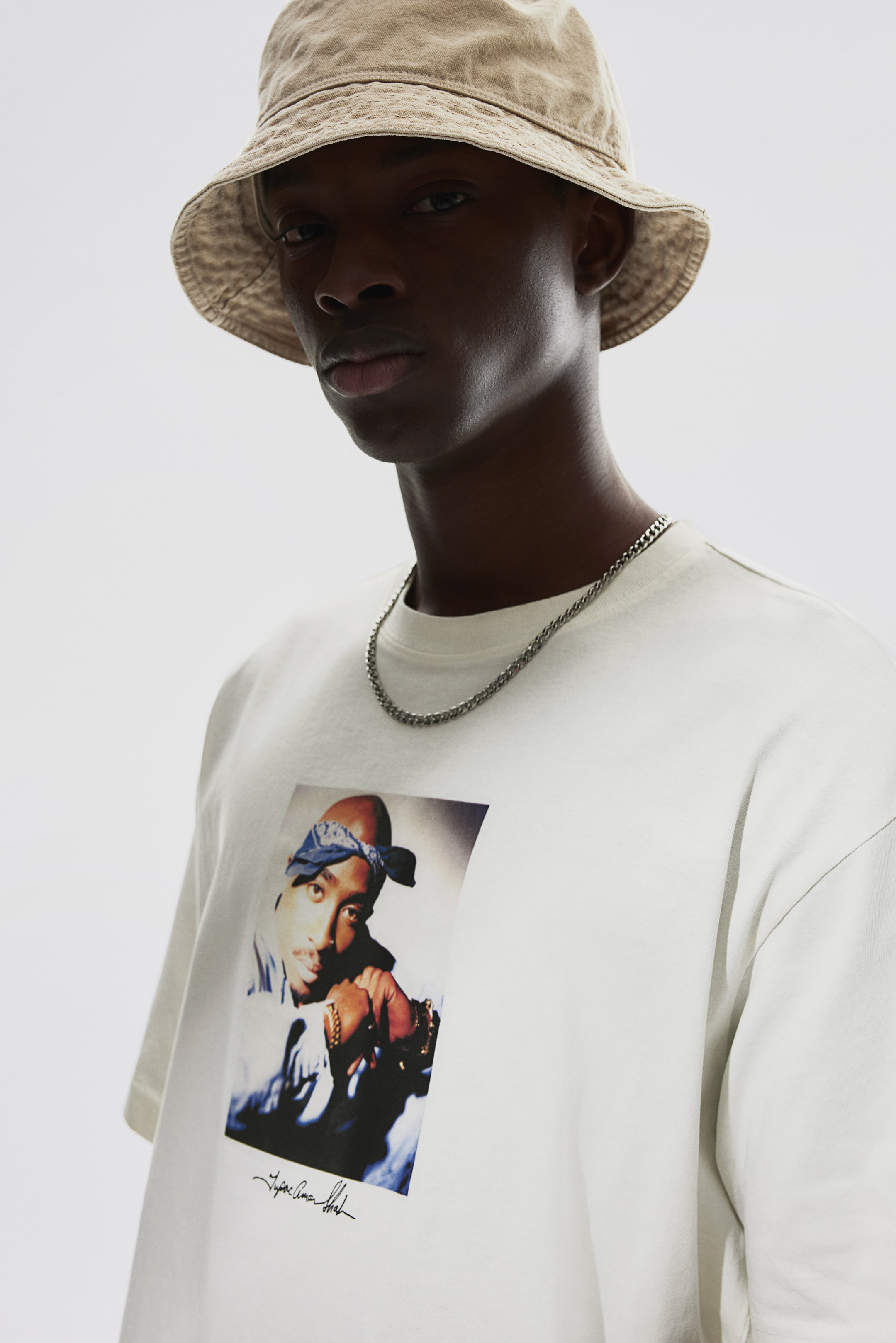 Футболка свободного кроя с принтом от H-M 1990₽