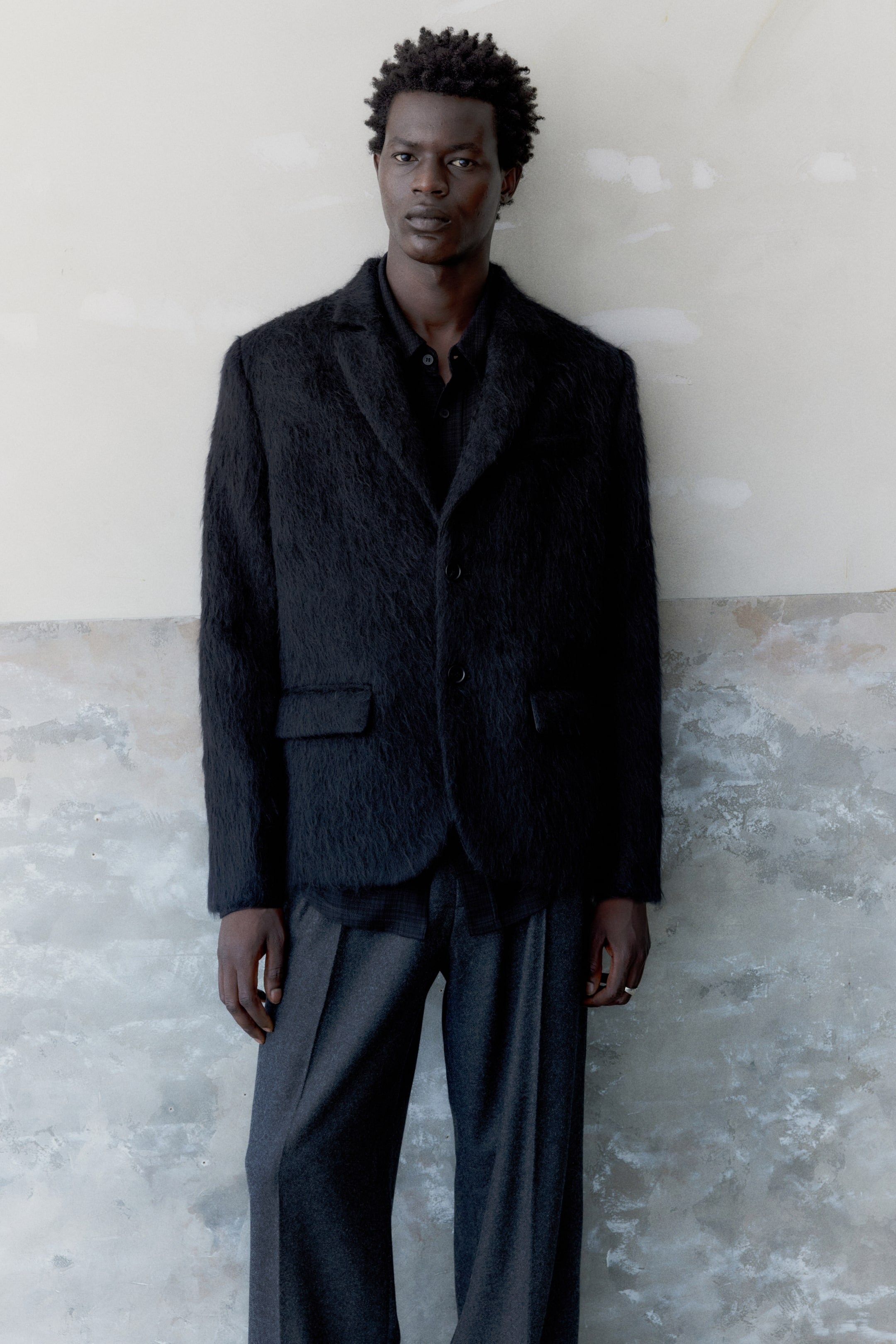 Однобортный пушистый блейзер из смеси шерсти H-M 11490₽