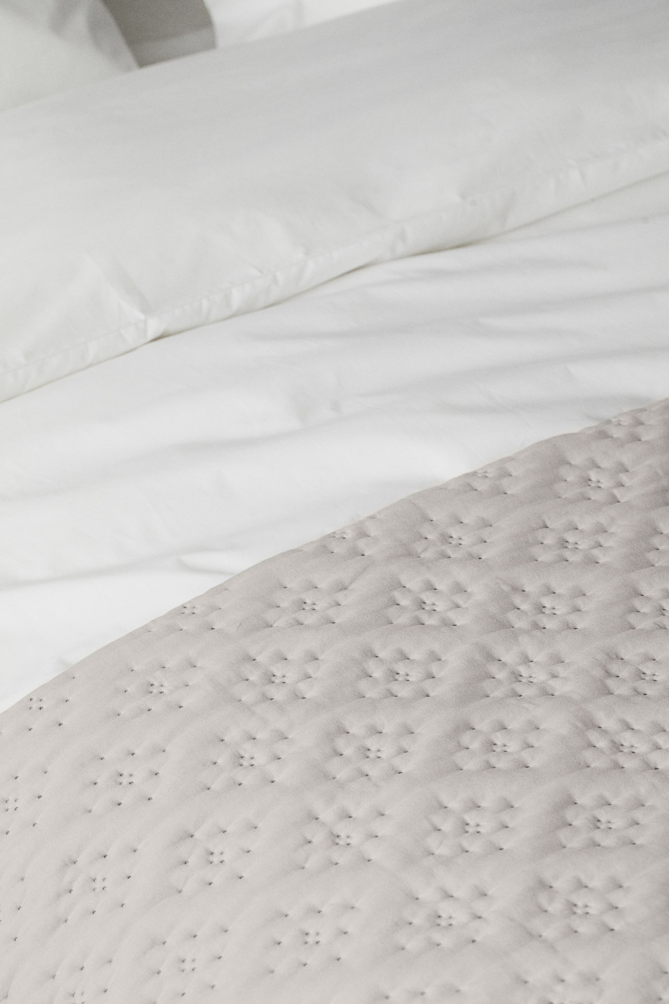 Стеганое покрывало H-M на кровать 7690₽