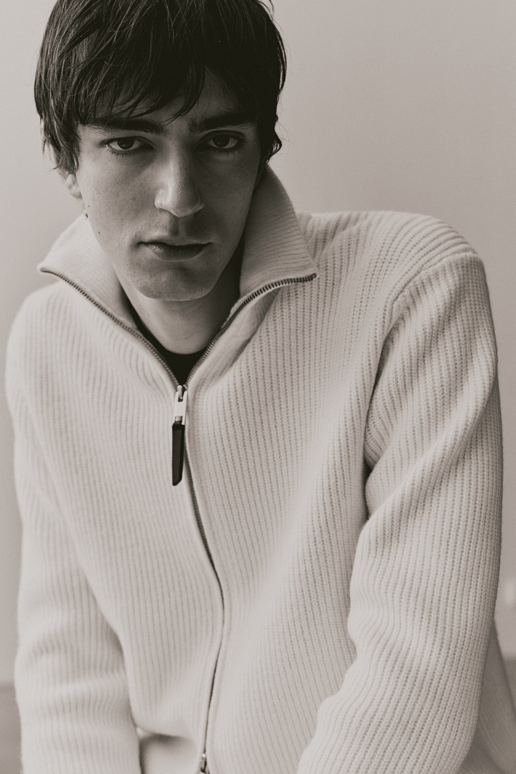 Кардиган из трикотажа в рубчик H-M Regular Fit 6690₽