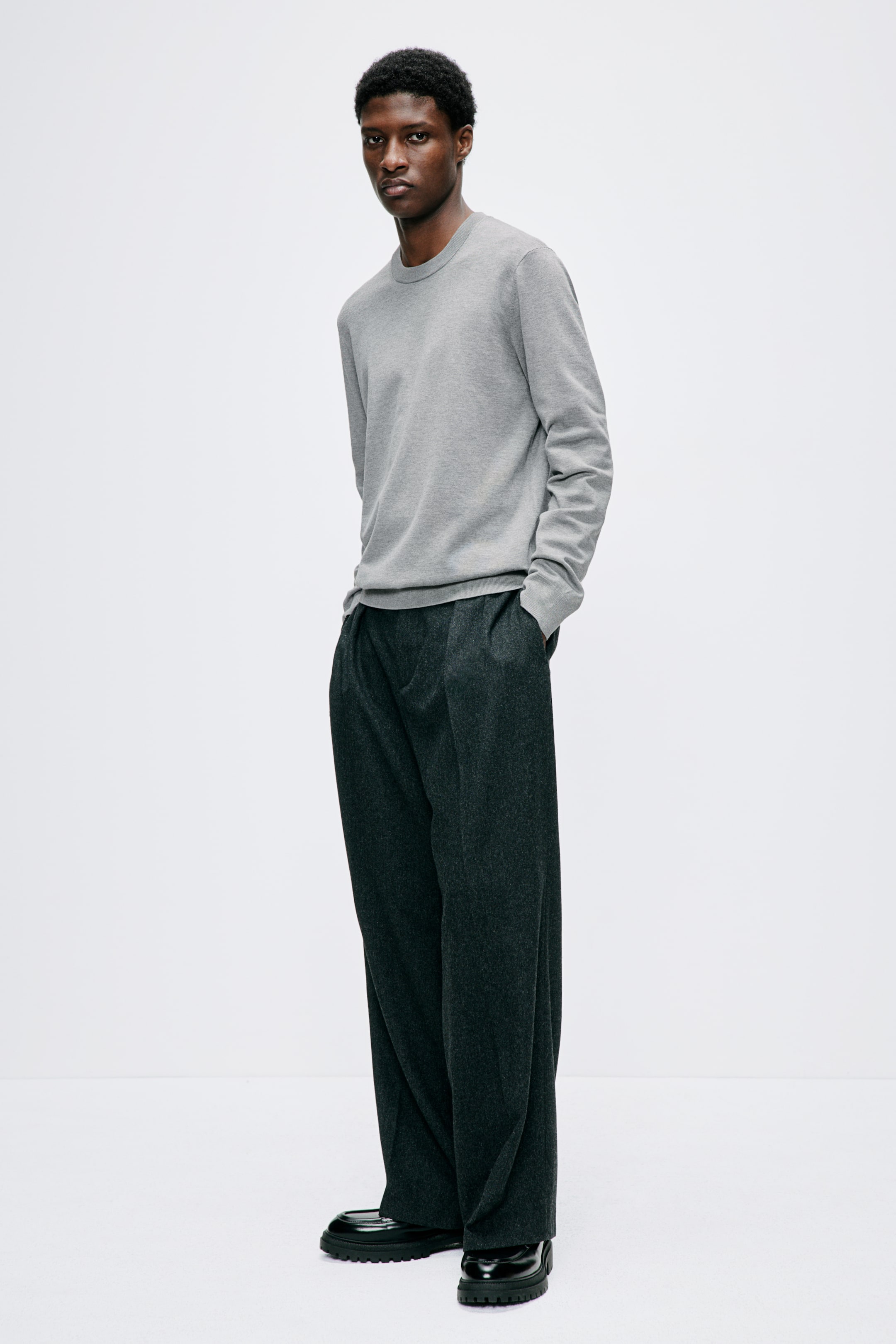 Свитер тонкой вязки H-M Slim Fit 4790₽