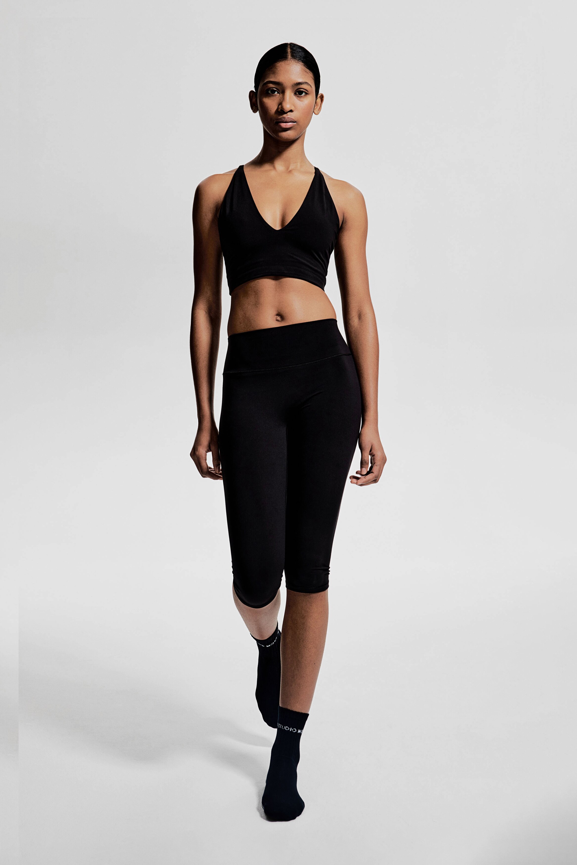 Спортивные леггинсы H&M Capri из ткани SoftMove
