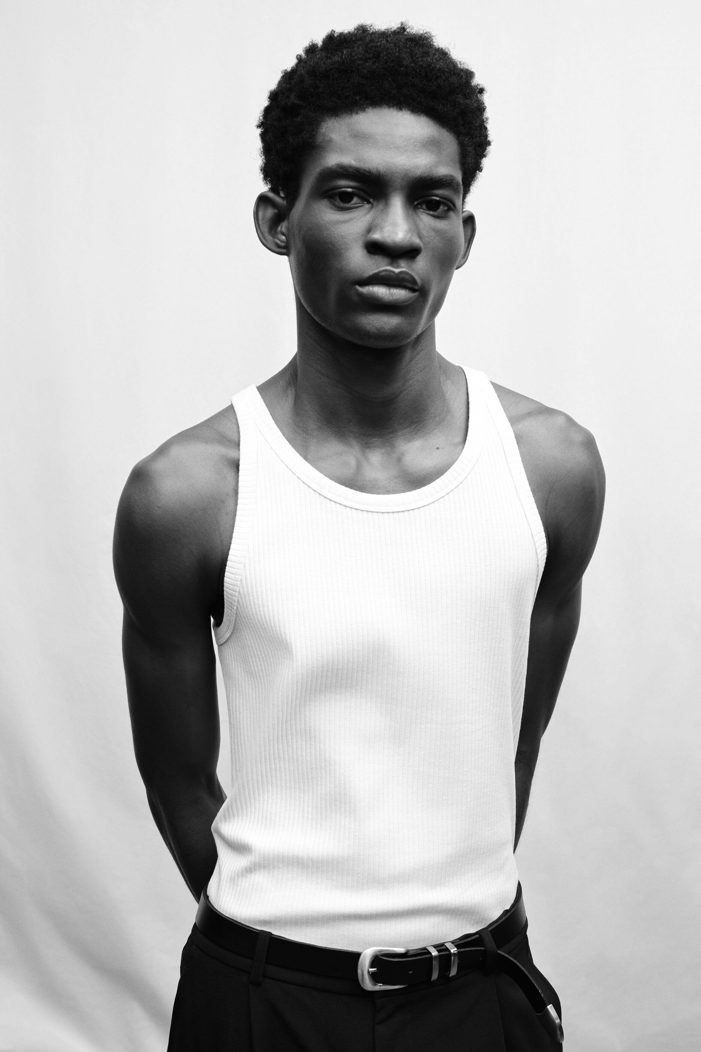 Облегающий топ на бретелях в рубчик от H-M 3390₽