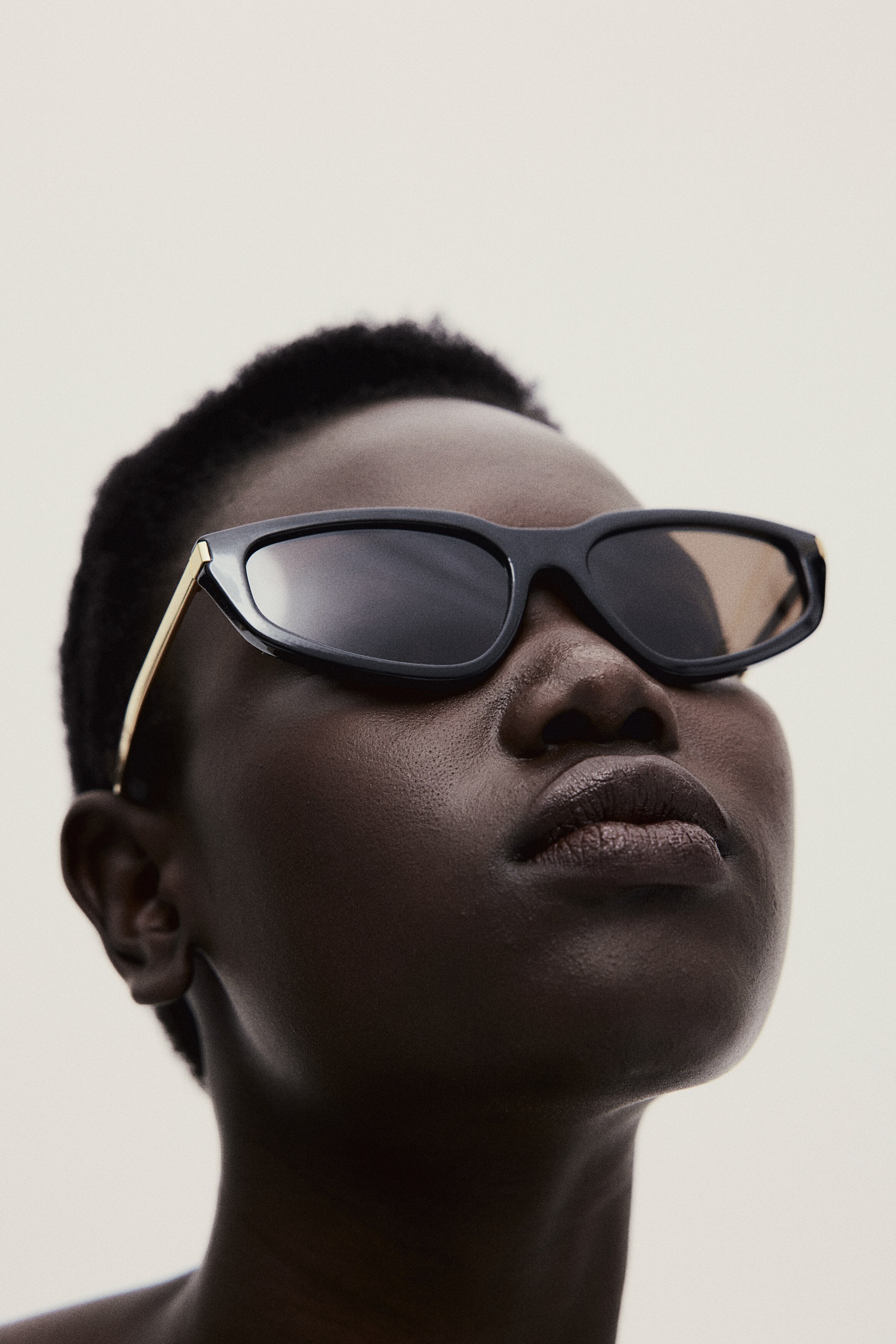 Солнцезащитные очки H-M Angular 3390₽