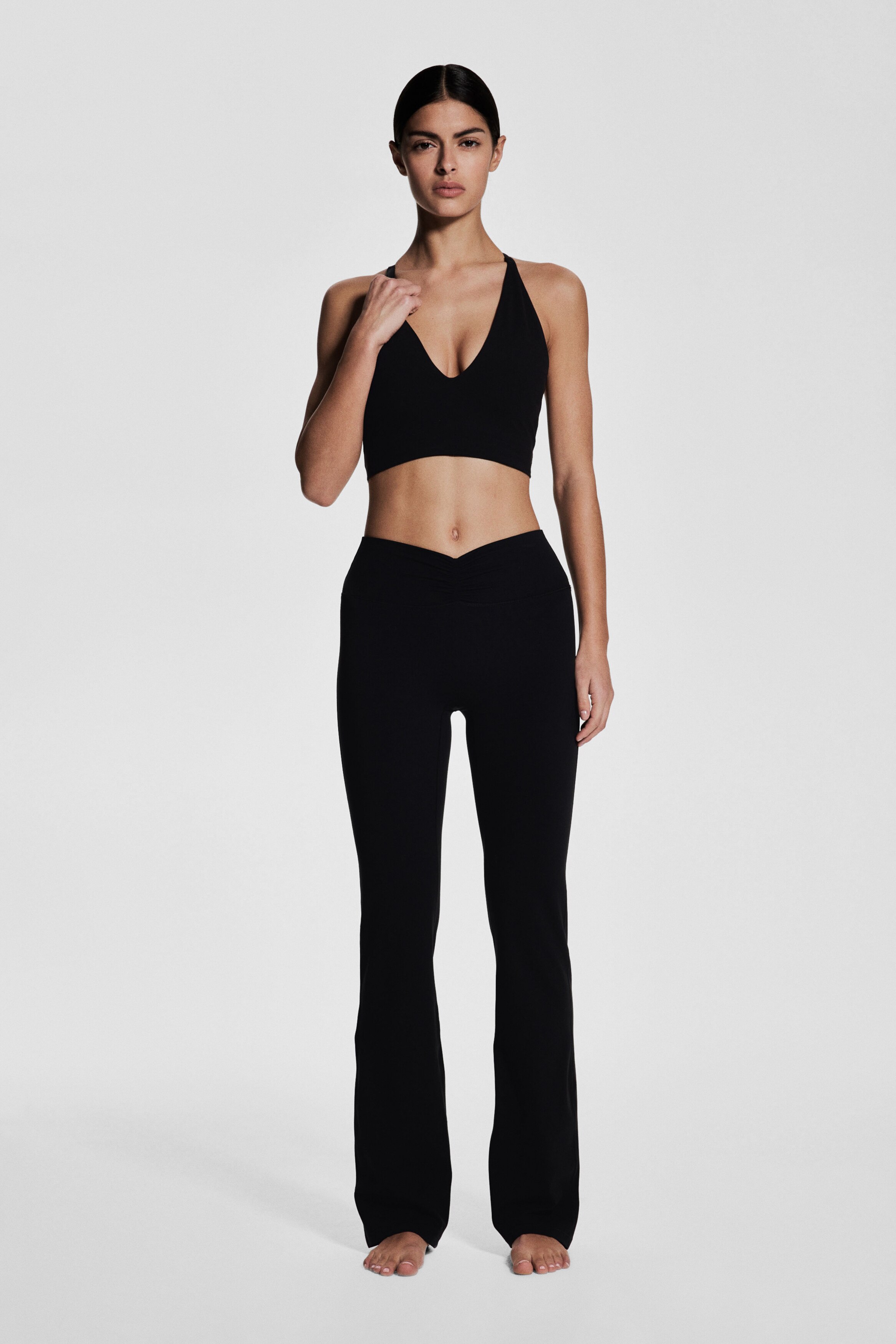 Расклешенные леггинсы для йоги H&M с лайкрой SoftMove