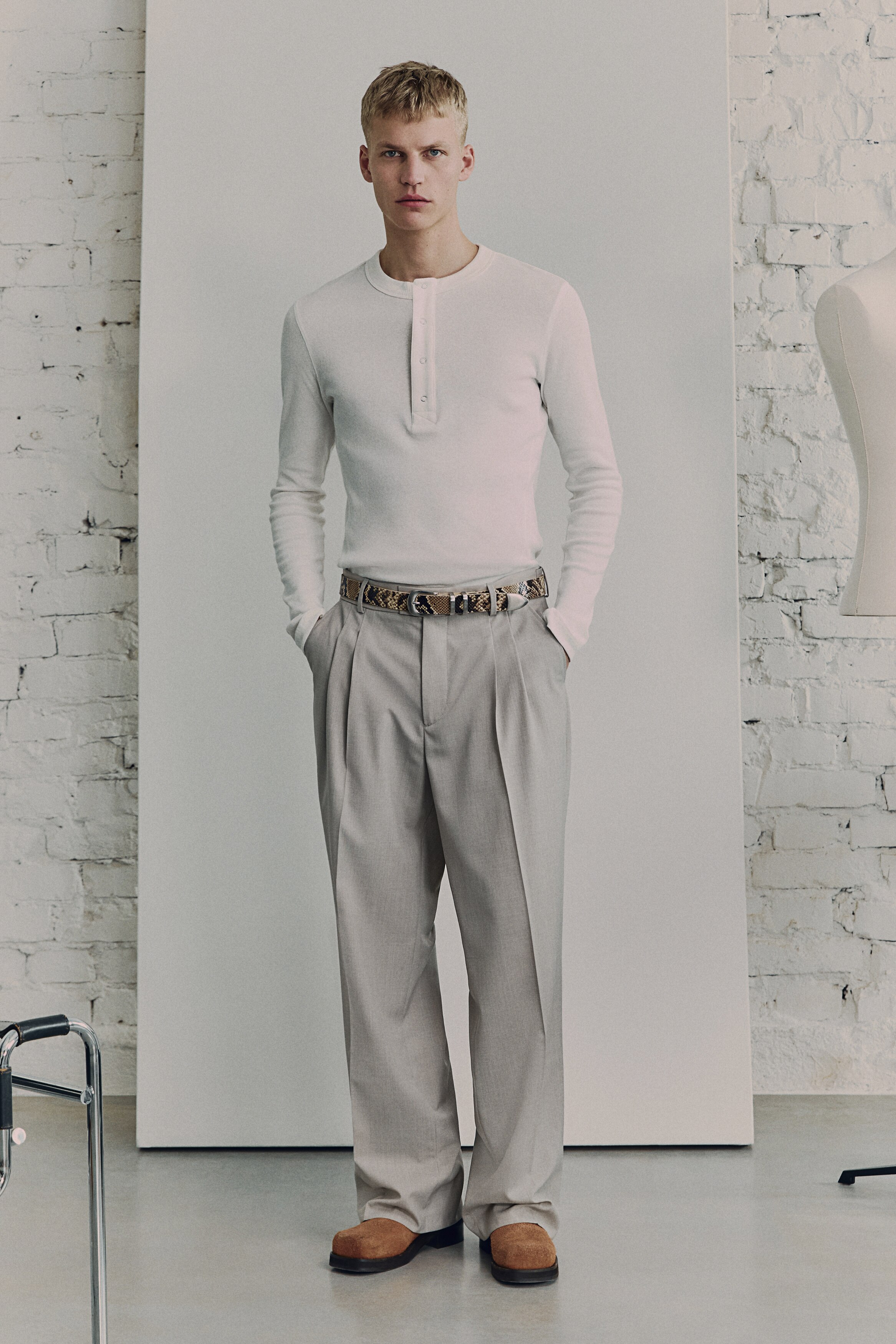 Рубашка Henley из льняной ткани в рубчик от H-M 7590₽