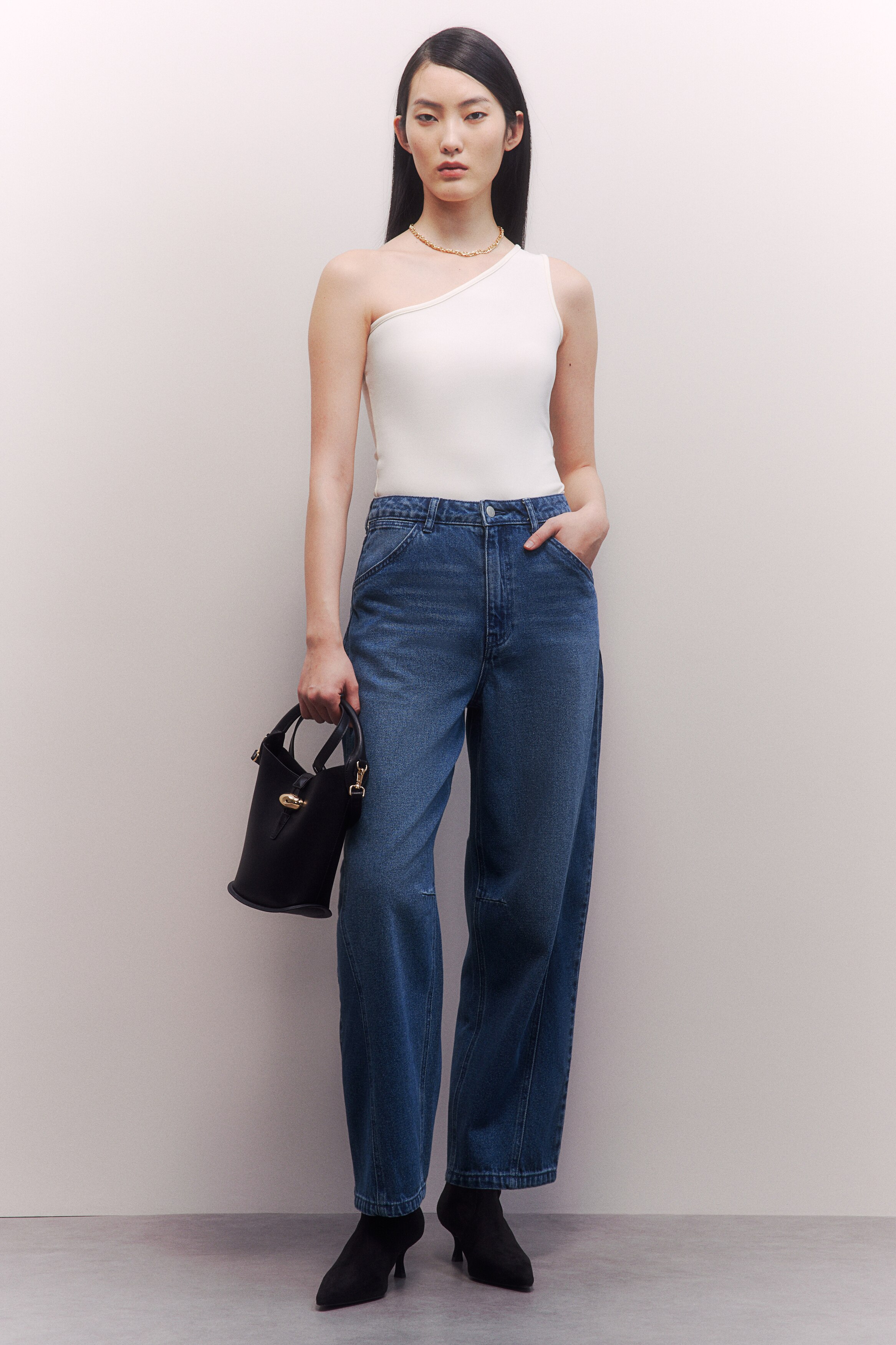 Маленькая сумка через плечо от H-M 5690₽