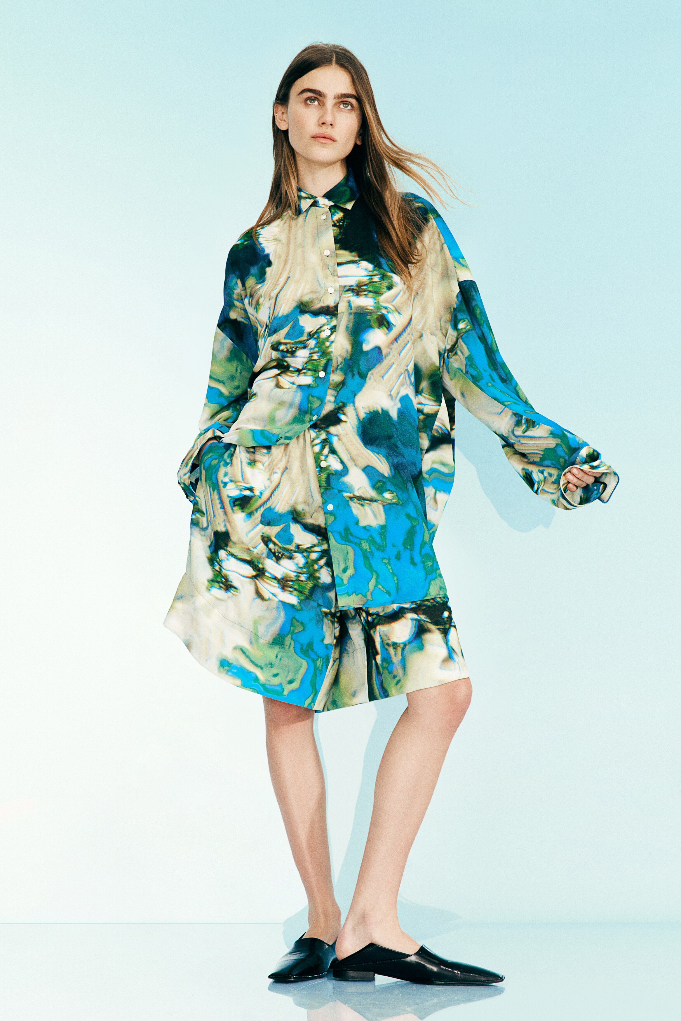 Шифоновая рубашка H&M с абстрактным рисунком