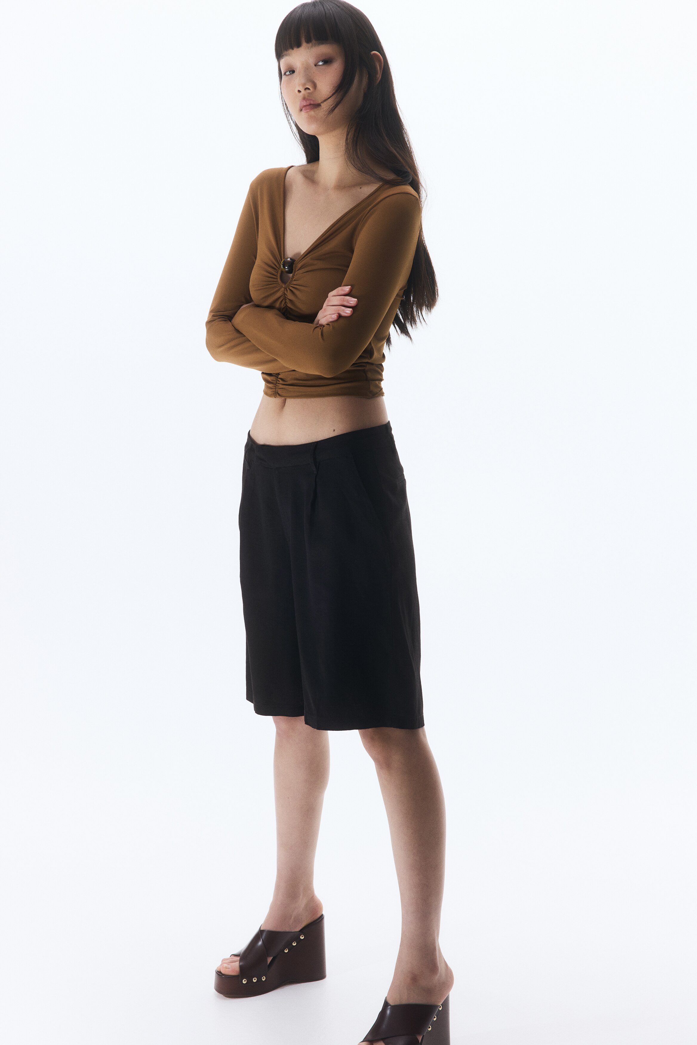 Шорты из льняной смеси длиной до колен от H&M