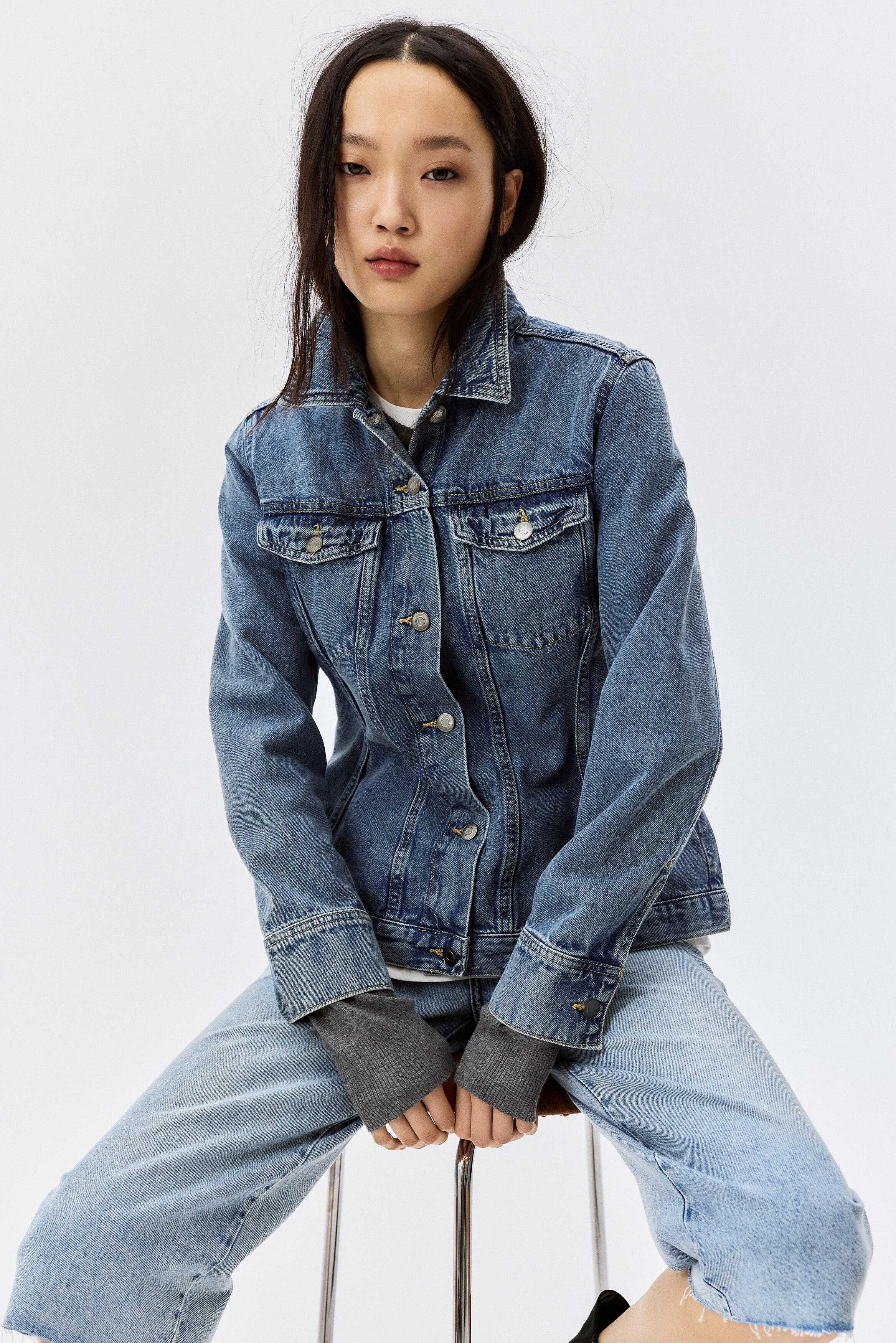 Джинсовая куртка H&M с зауженной талией