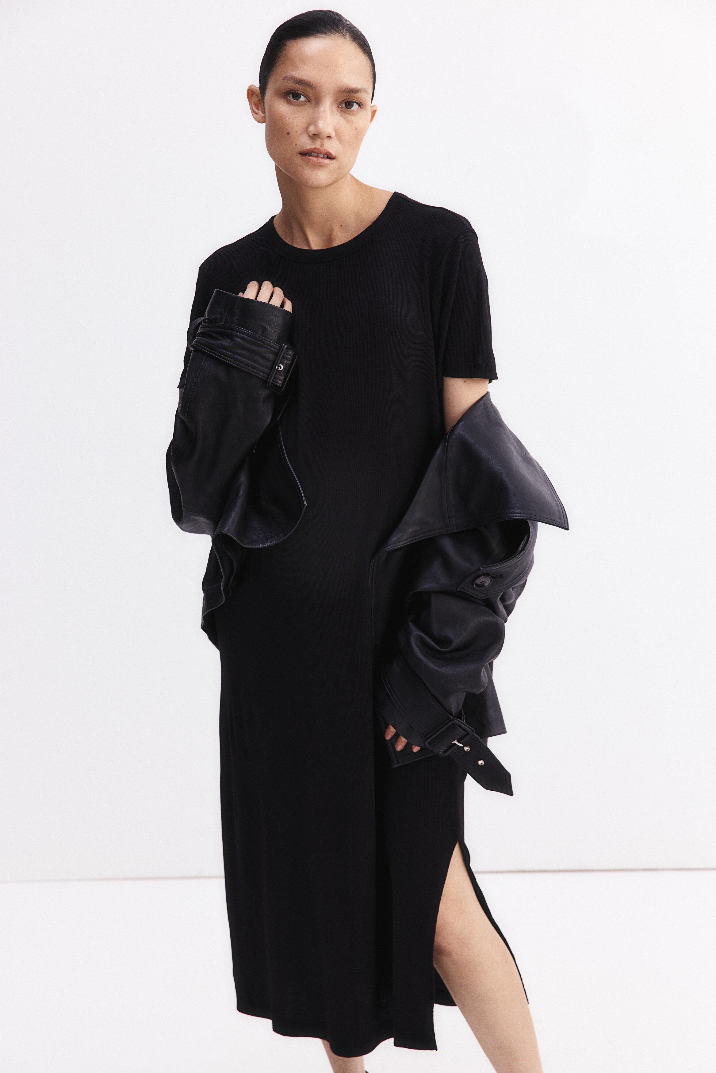 Платье-футболка в рубчик от H&M MAMA