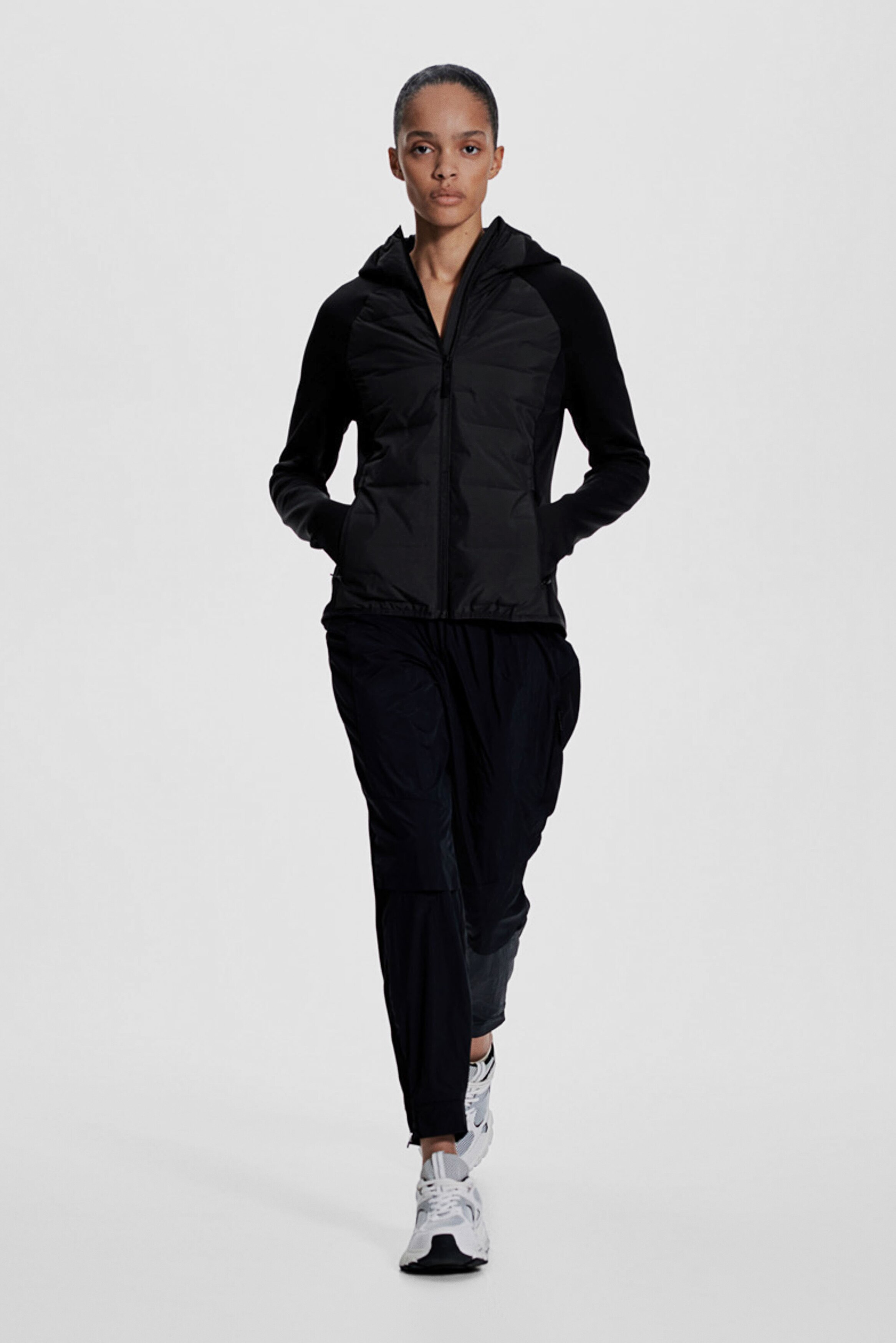 Гибридный пуховик H&M с технологией ThermoMove