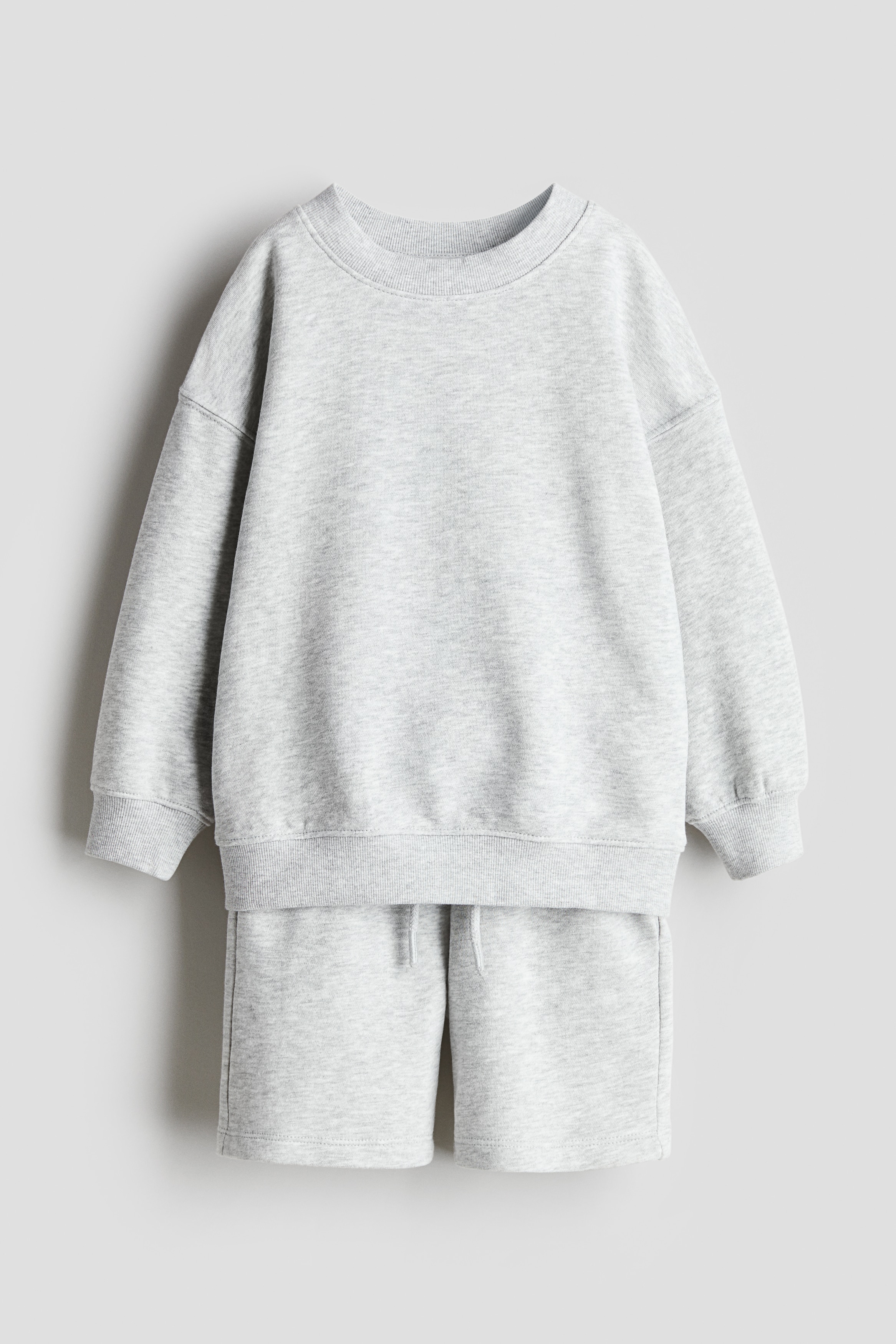 Комплект из толстовки и шорт H&M, состоящий из 2 предметов