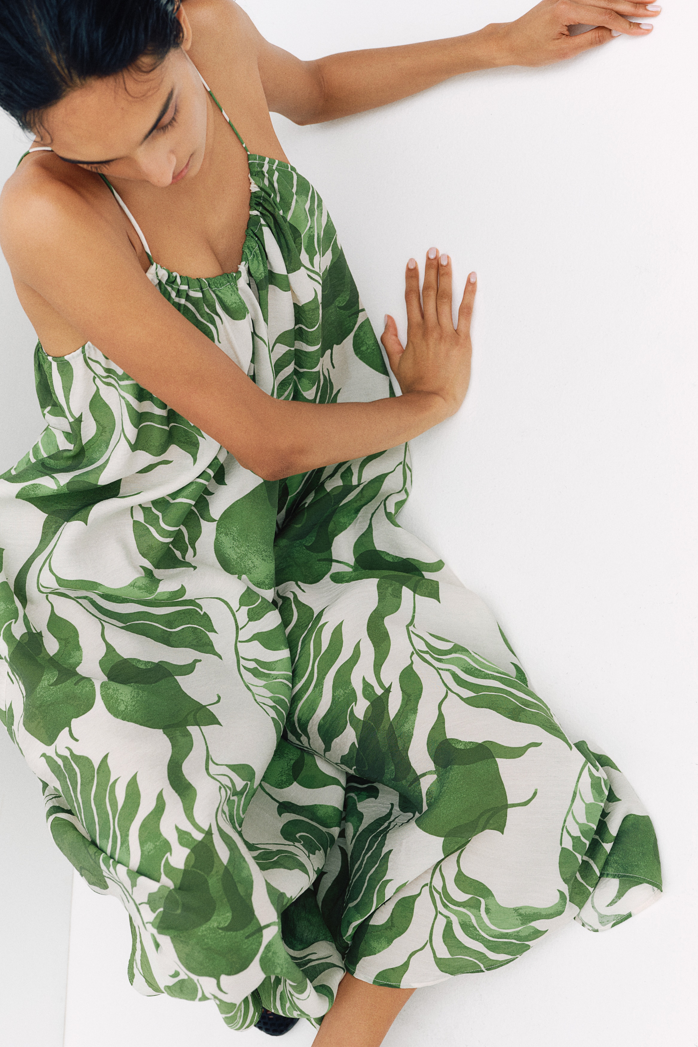 White/green patterned