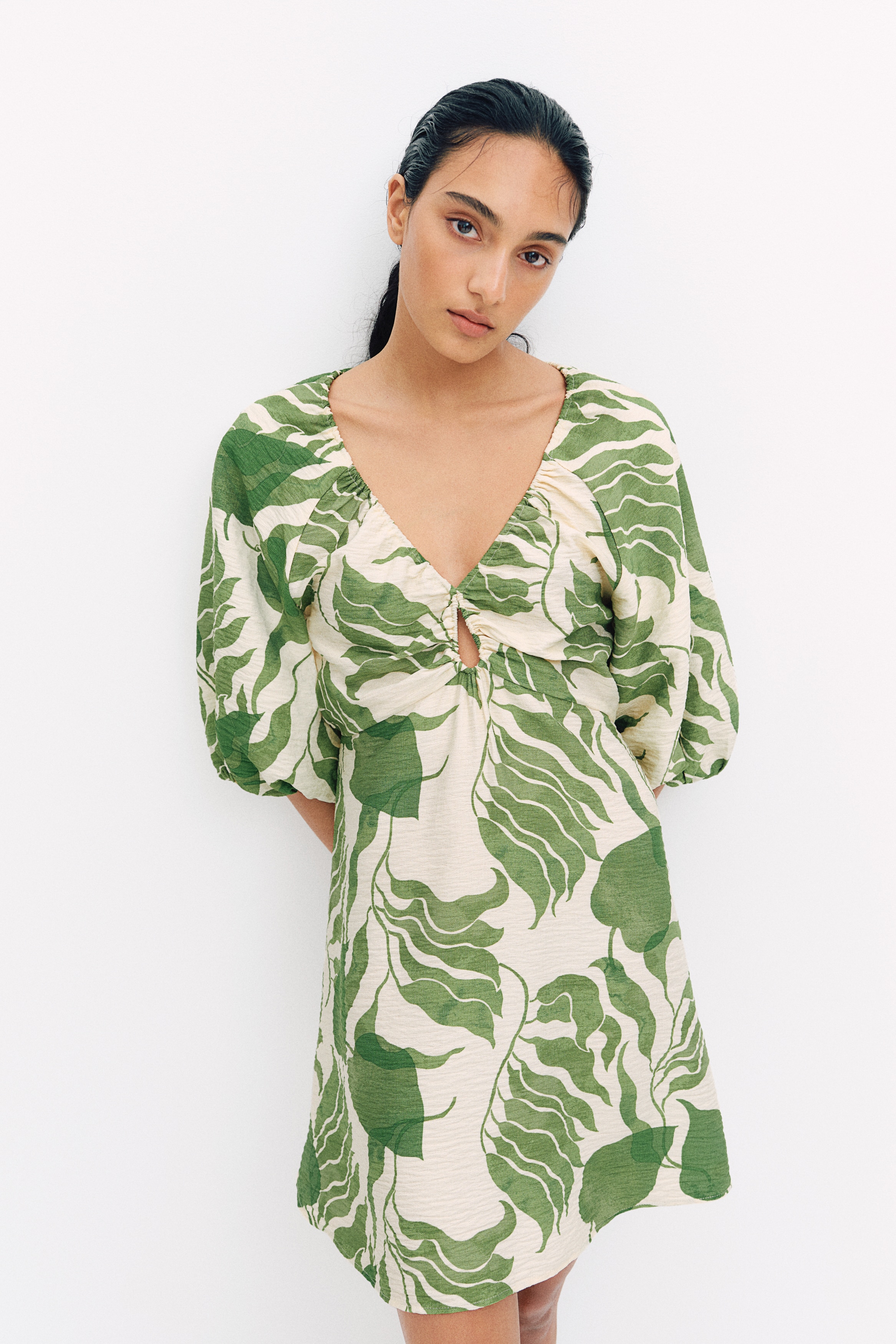Мини-платье из крепа H&M