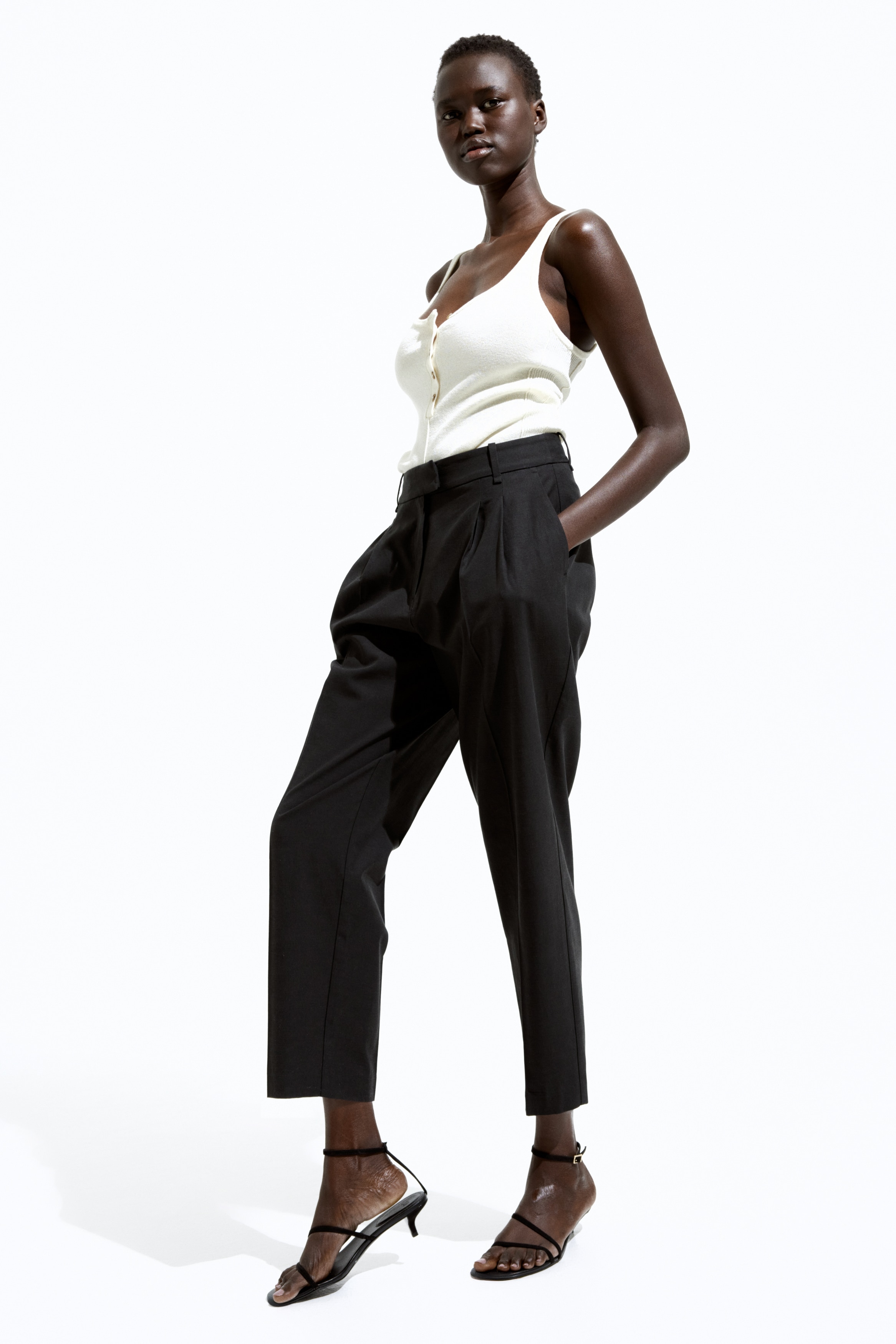 Зауженные брюки из саржи H&M