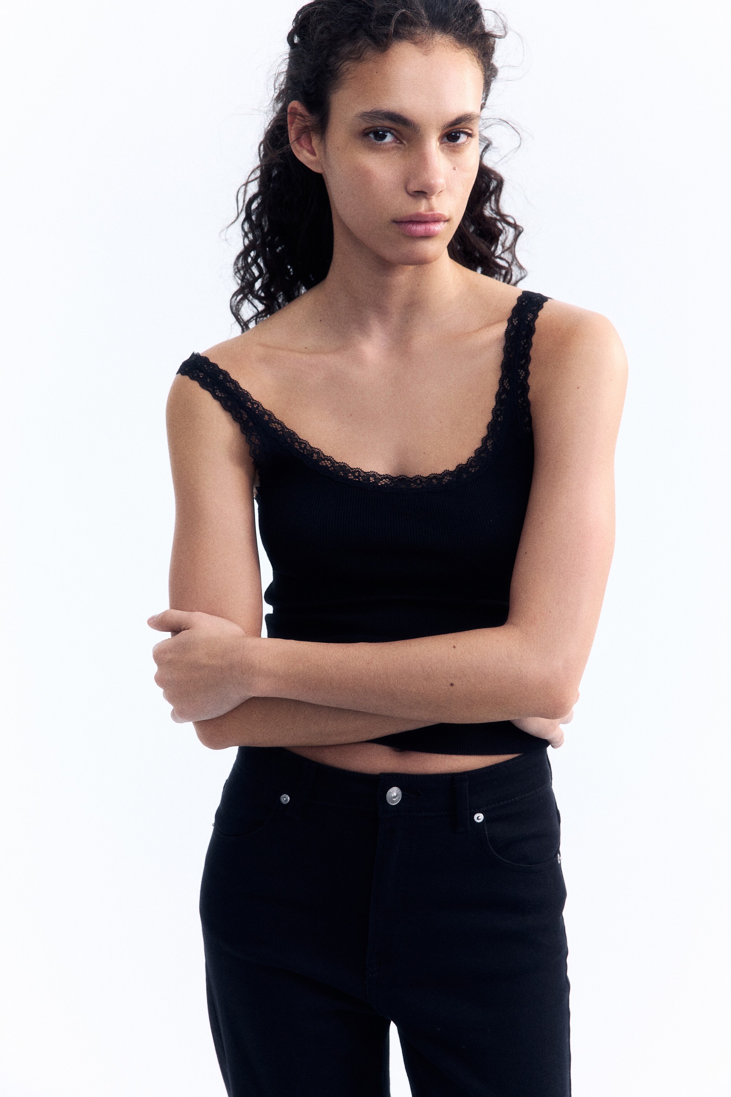 Майка с кружевной отделкой от H&M