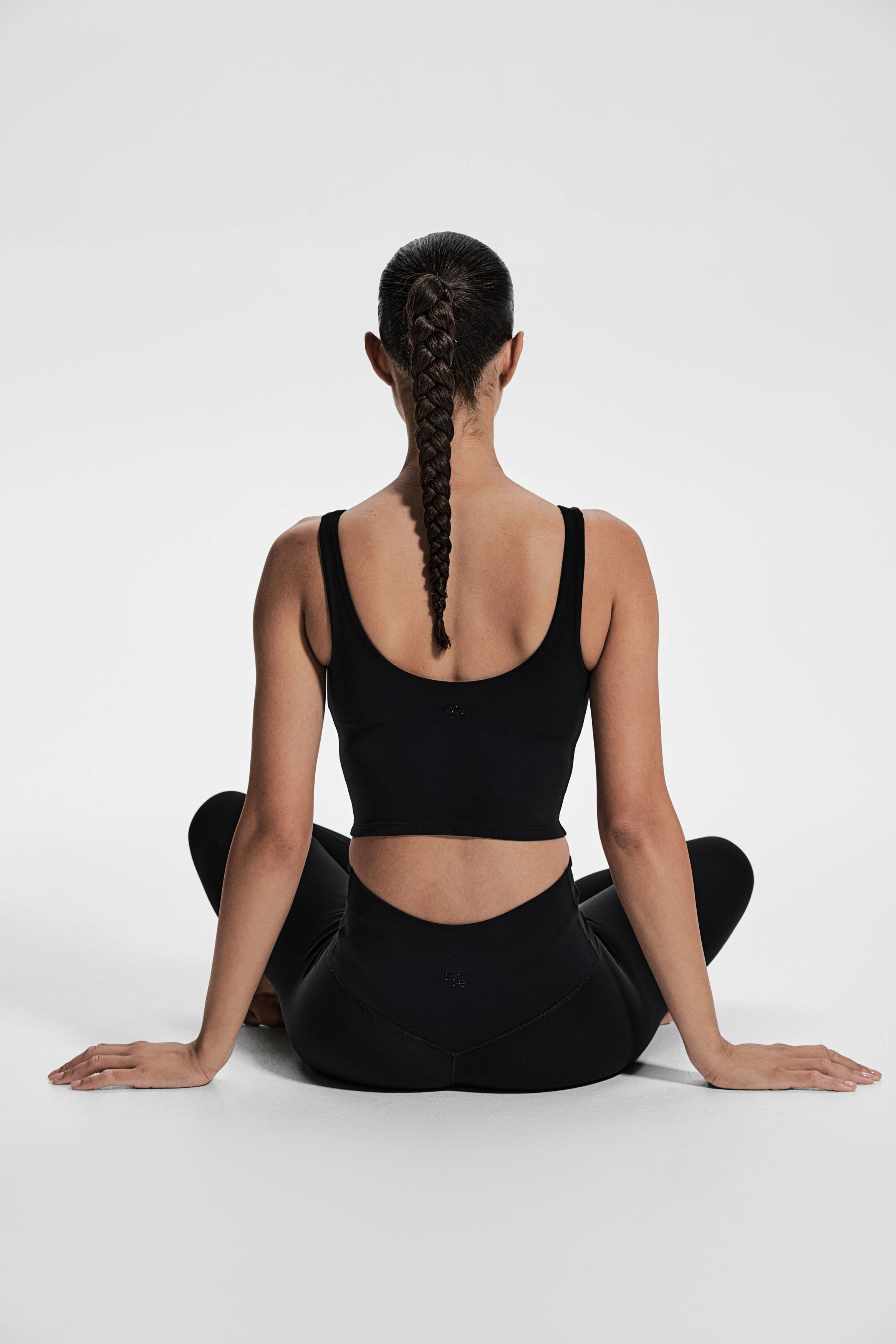 Легкий поддерживающий бюстгальтер для йоги H&M с лайкрой SoftMove