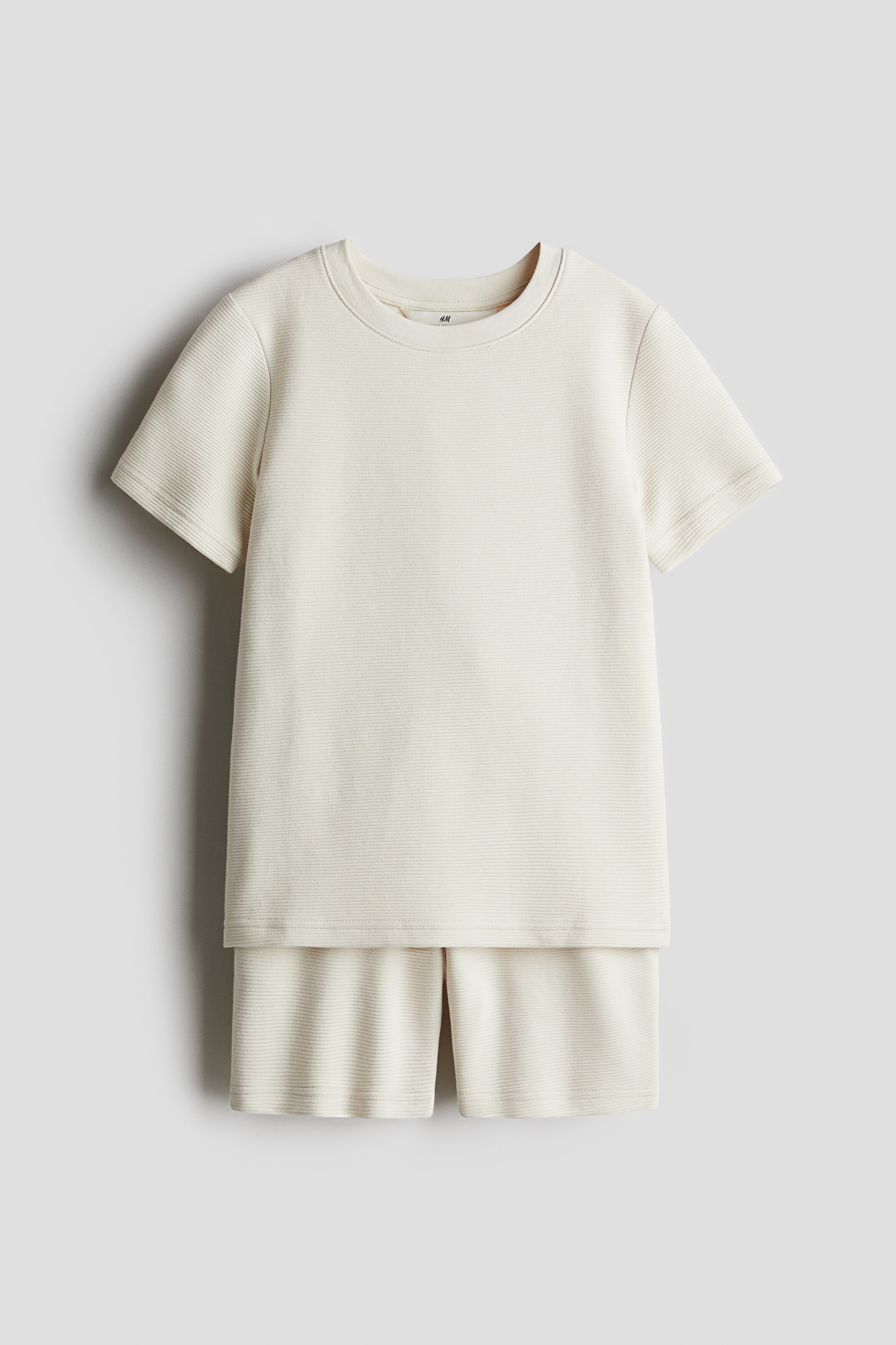 Комплект из футболки и шорт H&M, состоящий из 2 предметов