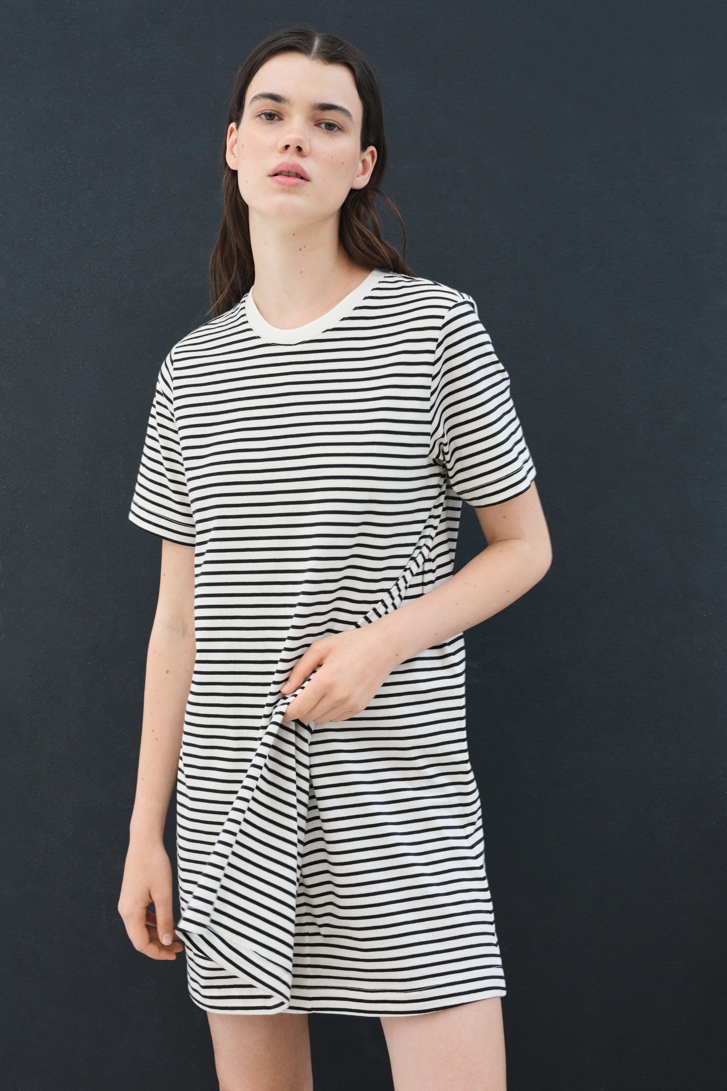 Платье-футболка для кормящих мам H&M MAMA
