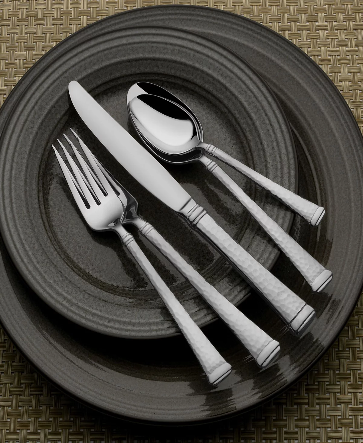 Mikasa Harmony Hammered 65-Pc Flatware Set Service for 12 48690₽