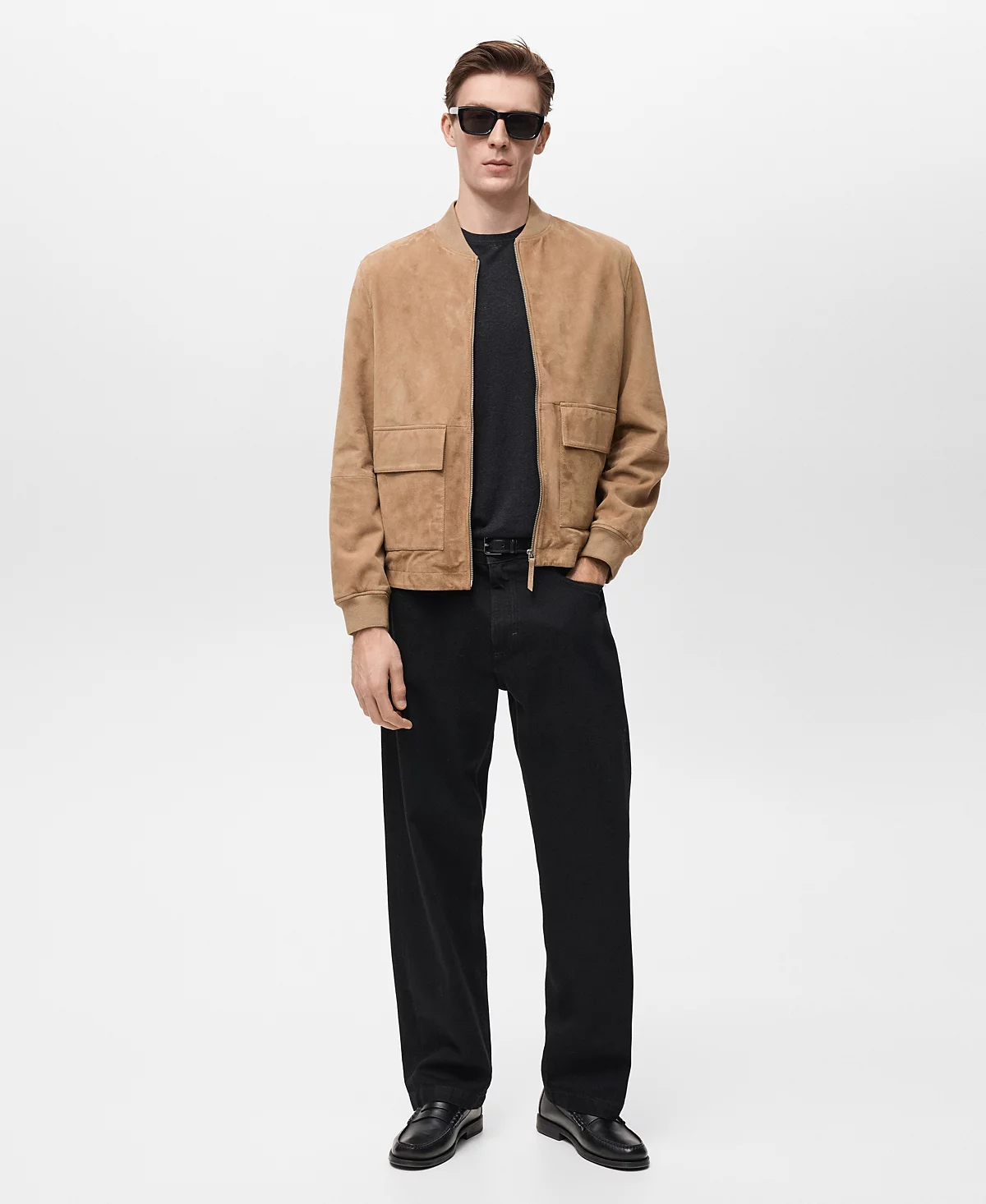 Мужская замшевая куртка-бомбер Mango из кожи 57090₽