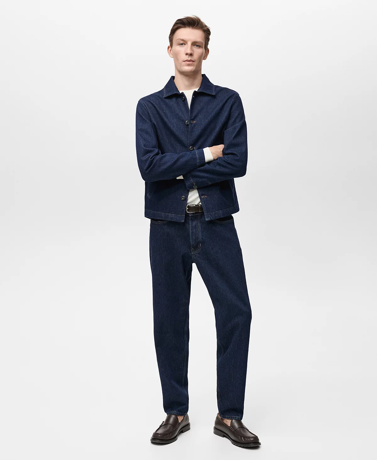 Мужская джинсовая куртка-рубашка Mango обычного покроя 22790₽