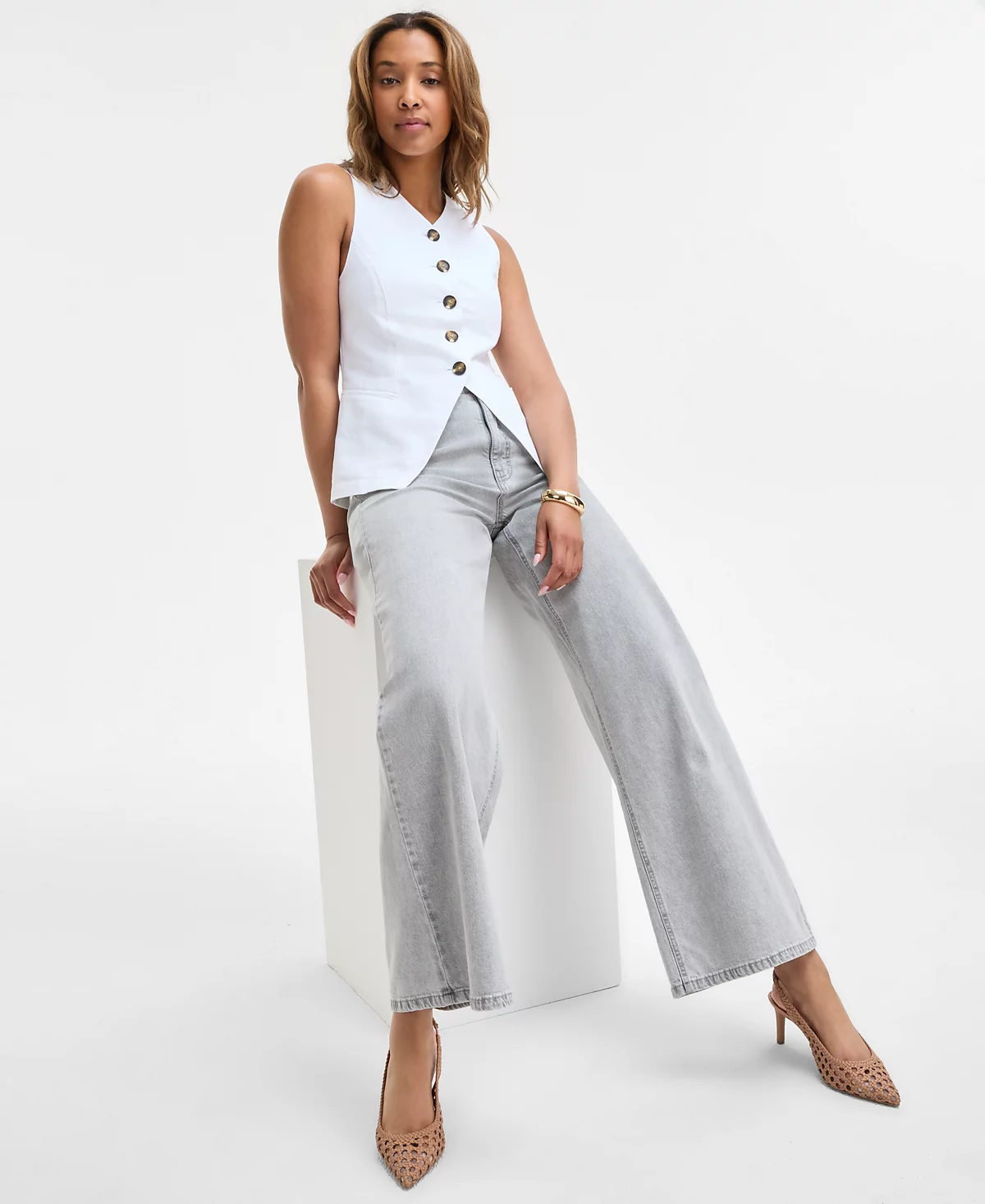 В 34-м выпуске женской удлиненной жилетки и шорт из смеси льна эксклюзивно в Macys 8490₽