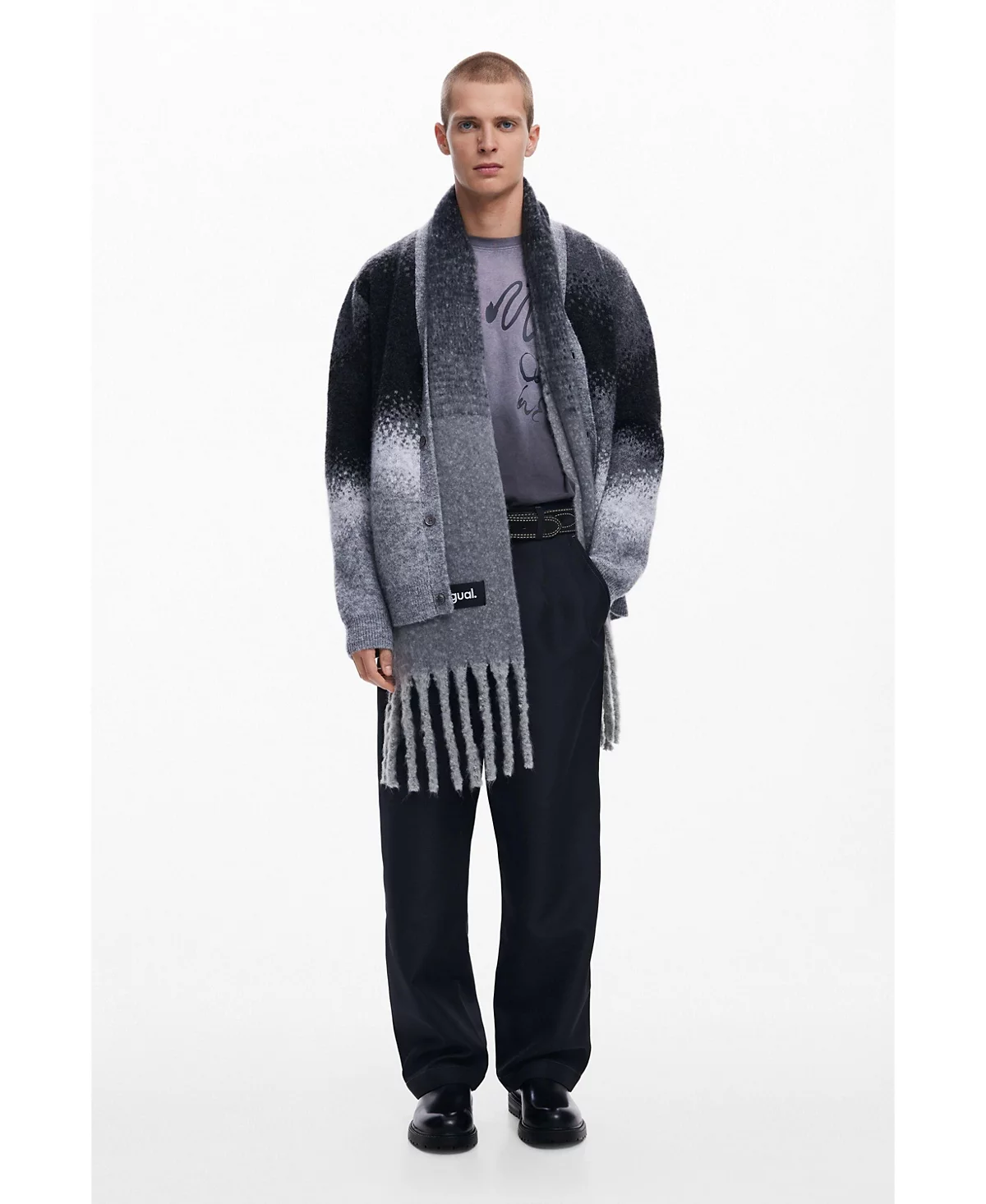 Дизайнерский мужской вязаный кардиган в стиле омбре 25190₽