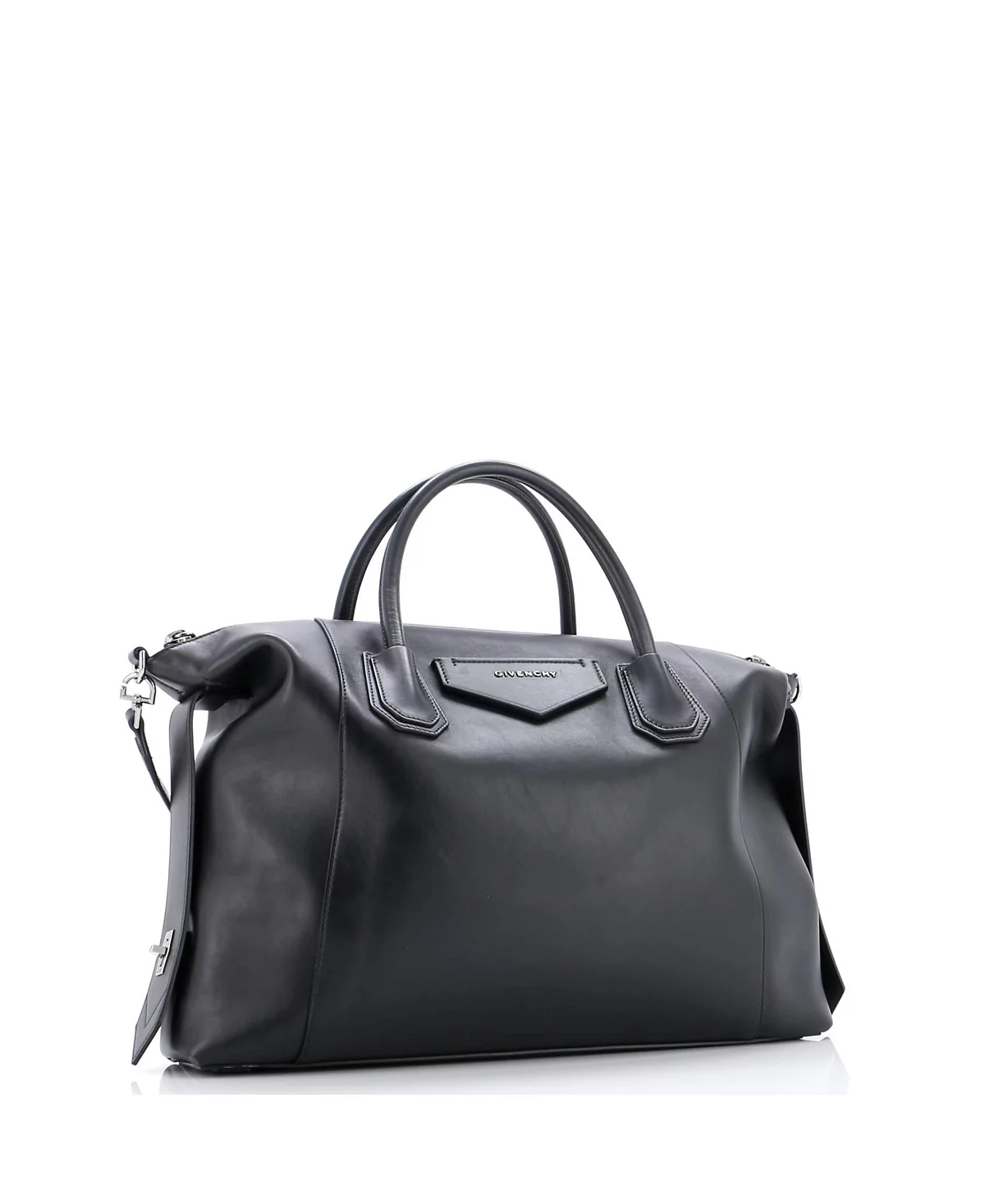 Бывшая в употреблении кожаная сумка Givenchy Medium Antigona из мягкой кожи 167890₽