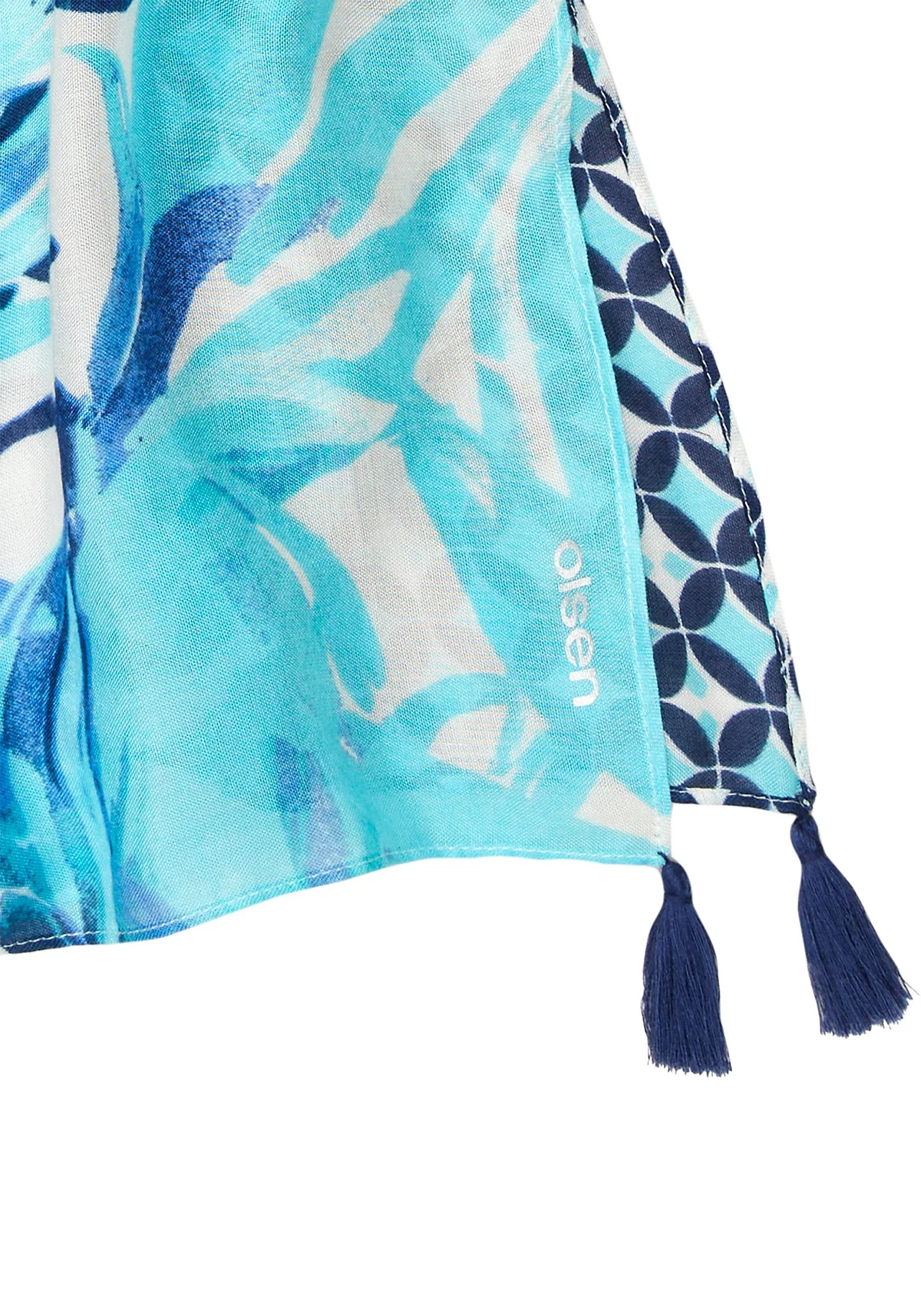 Шарф с абстрактным принтом ладони от Olsen 14990₽