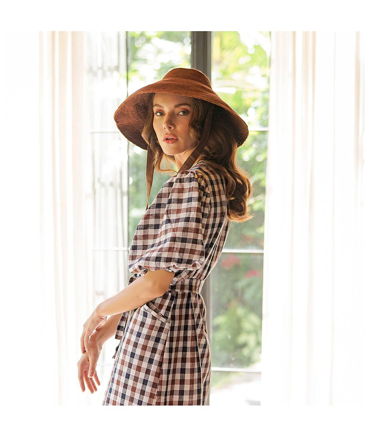 ЦАРСТВЕННАЯ Джутовая шляпа цвета Жженой Сиены 22190₽