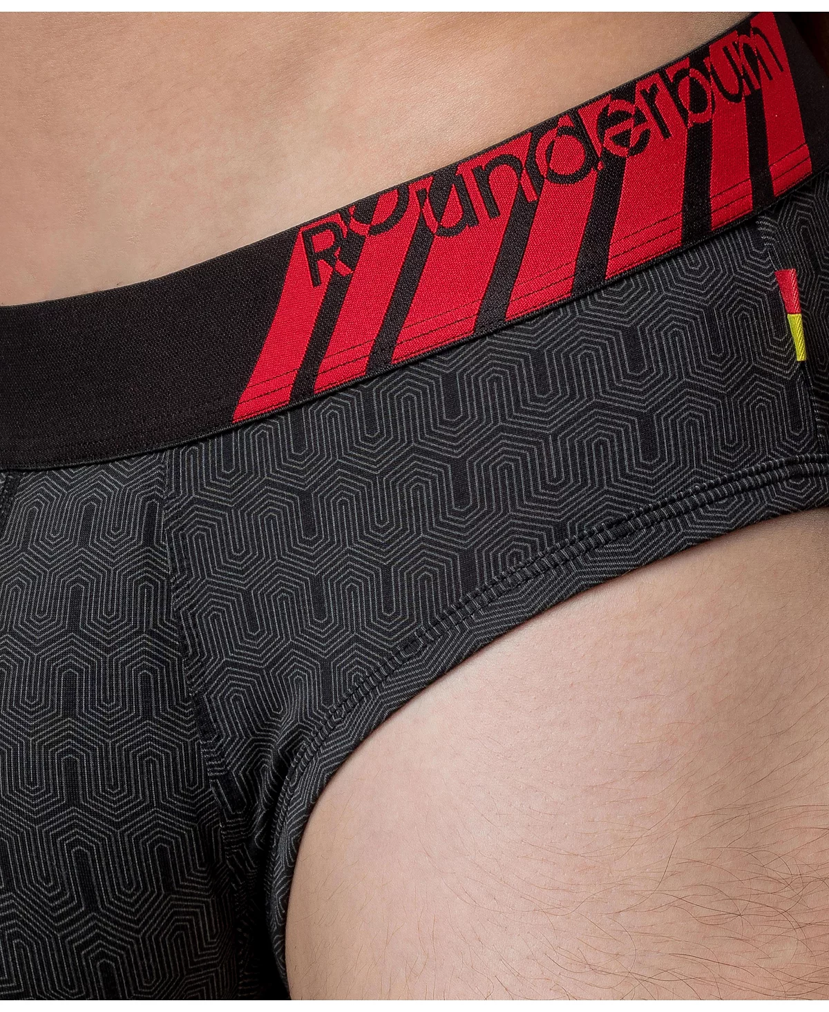 Краткое описание комплекта мужской ГОНОЧНОЙ КОМАНДЫ Rounderbum 4790₽