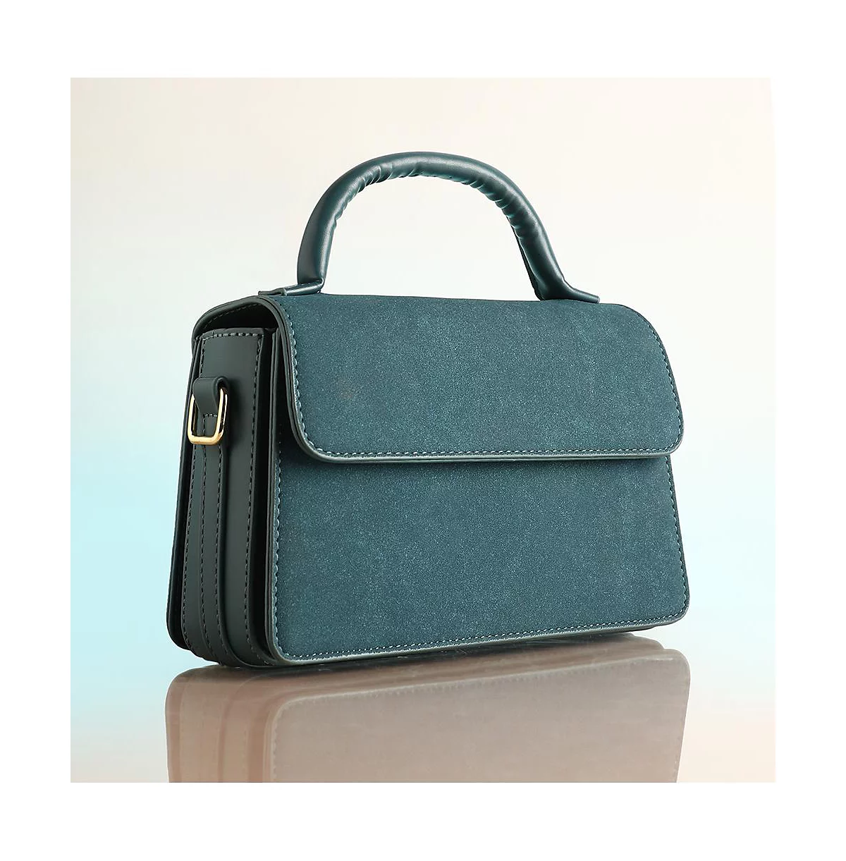 Женская сумка-слинг The Core 12190₽