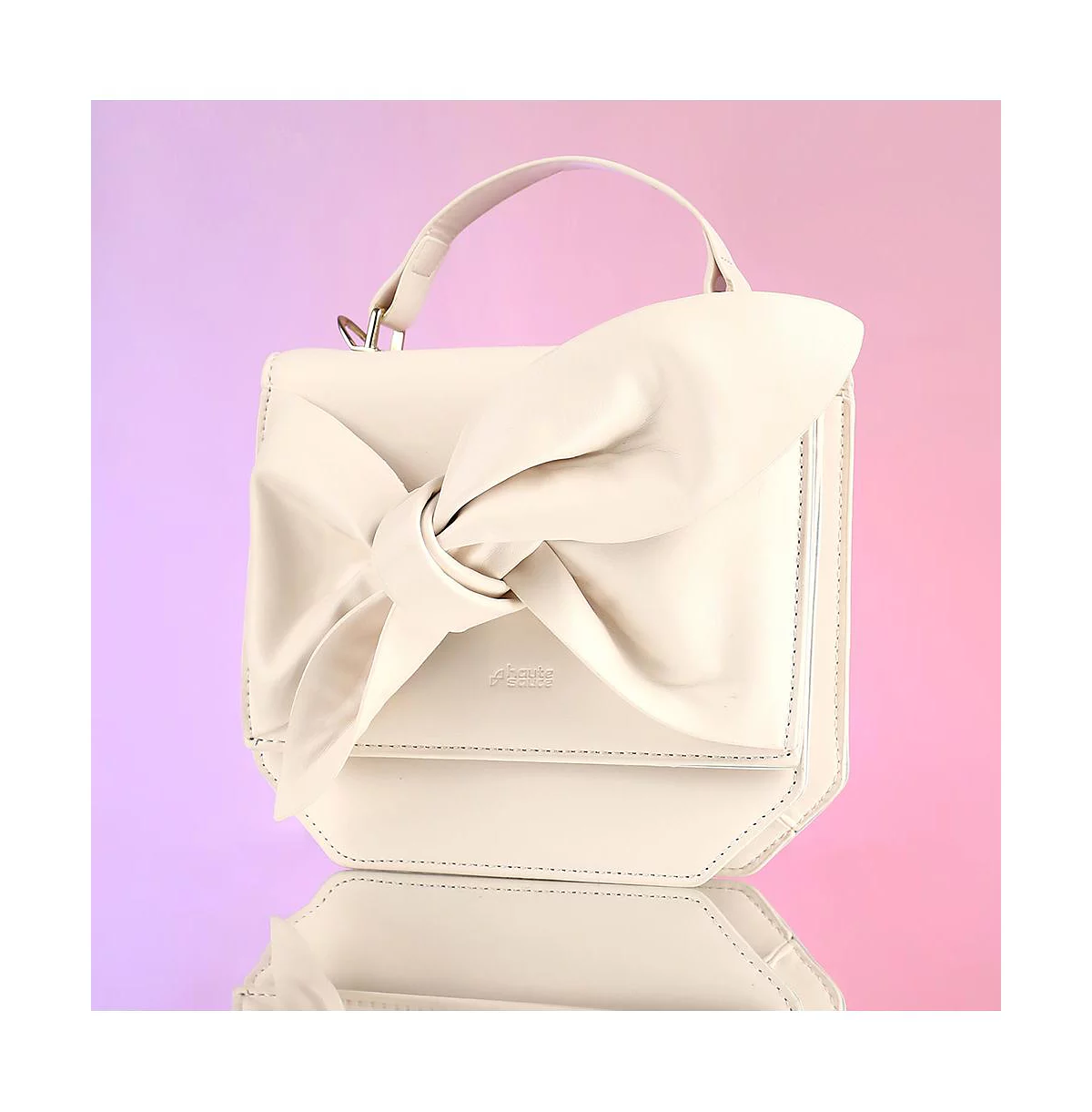 Женская сумка-ранец The Arc через плечо 13890₽