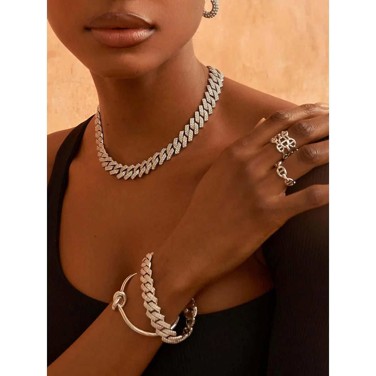 Колье из коллекции Frosty Link от БРЕНДА OMA THE LABEL