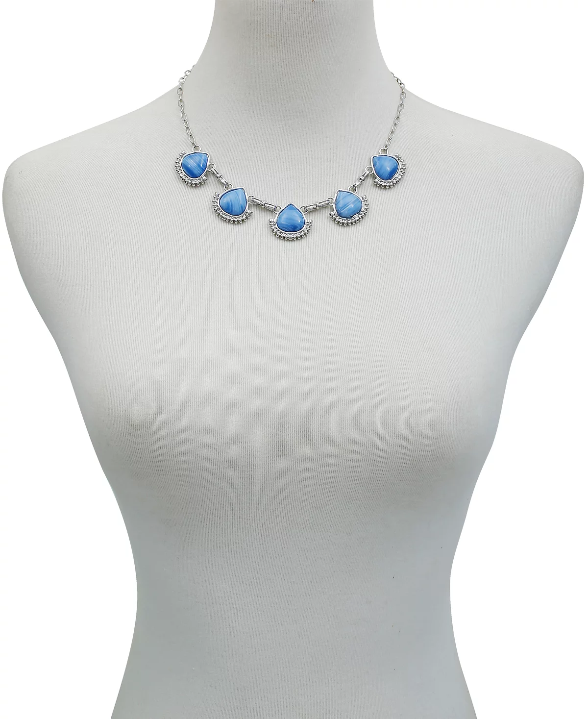 Женское джинсовое колье с полудрагоценными камнями в форме сердца