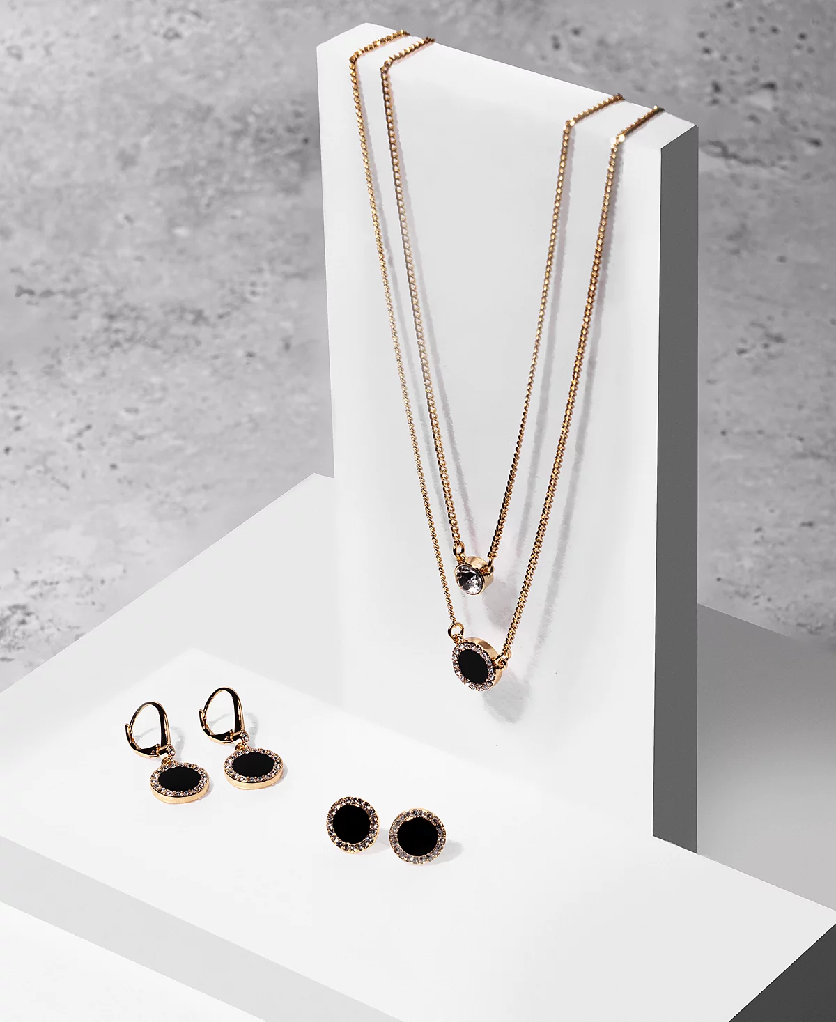 Многослойное ожерелье с подвеской из золотистых камней и хрусталя DKNY удлинитель 16 дюймов 3 дюйма 7190₽