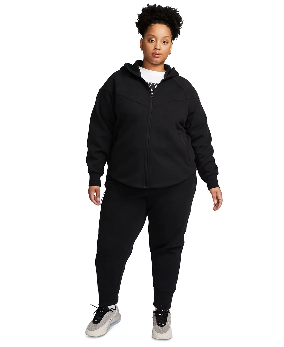 Спортивная одежда Nike Plus Size из высокотехнологичного флиса с капюшоном Windrunner