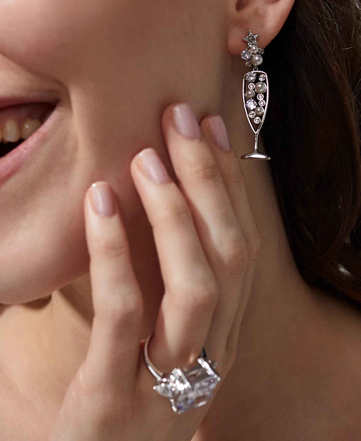 Серьги-капли цвета шампанского AJOA by Nadri с кристаллами и искусственным жемчугом 12390₽