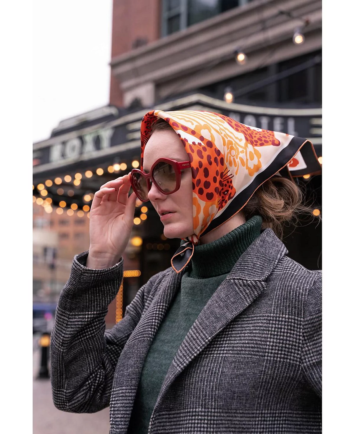 Джесси Чжао (Jessie Zhao) Нью-Йоркская ШЕЛКОВАЯ БАНДАНА С ЛЕОПАРДОВЫМ ПРИНТОМ И ЦВЕТОЧНЫМ ФОНТАНОМ