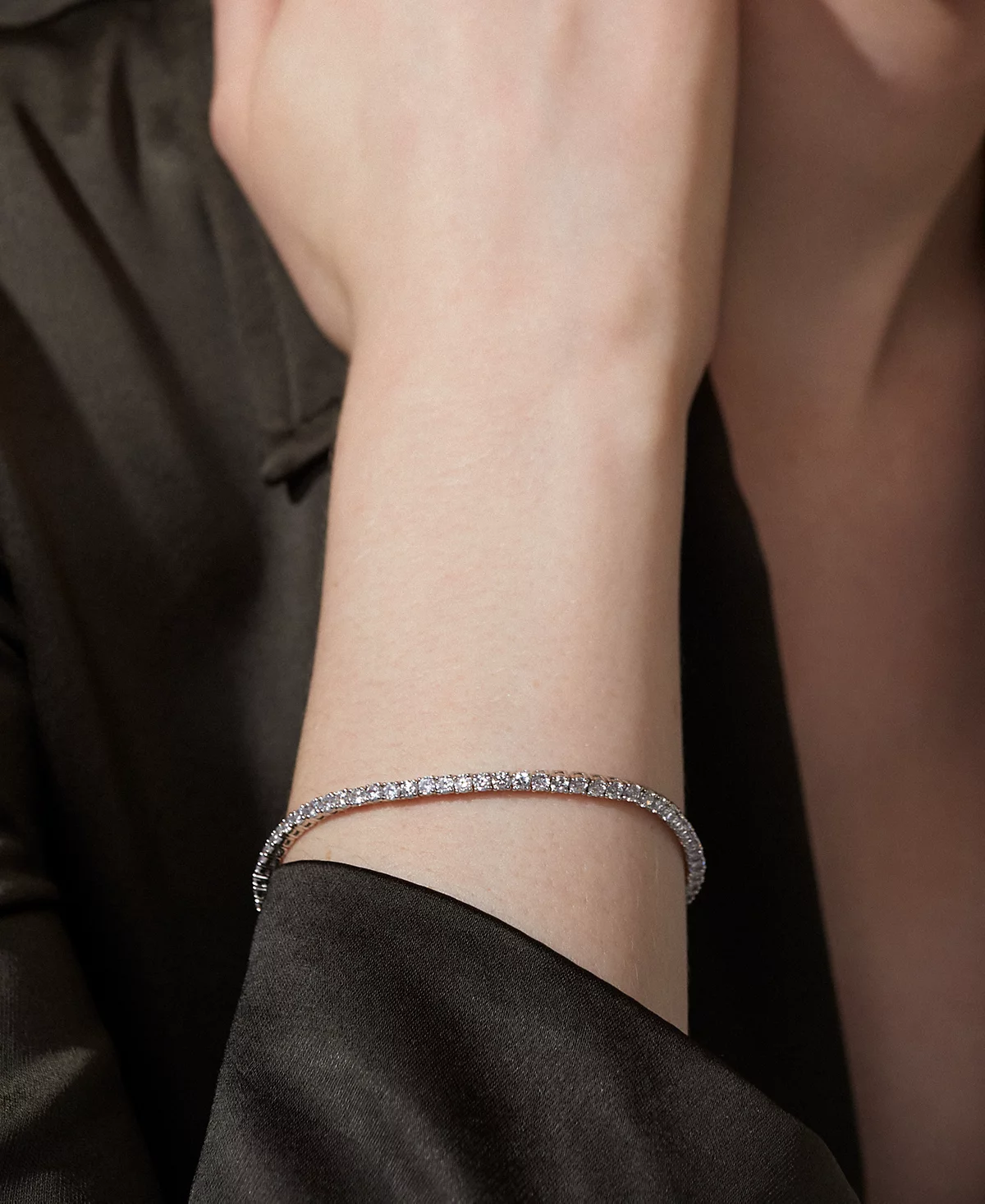 Теннисный браслет Eliot Danori с кубическим цирконием, покрытый родием, создан для Macy's